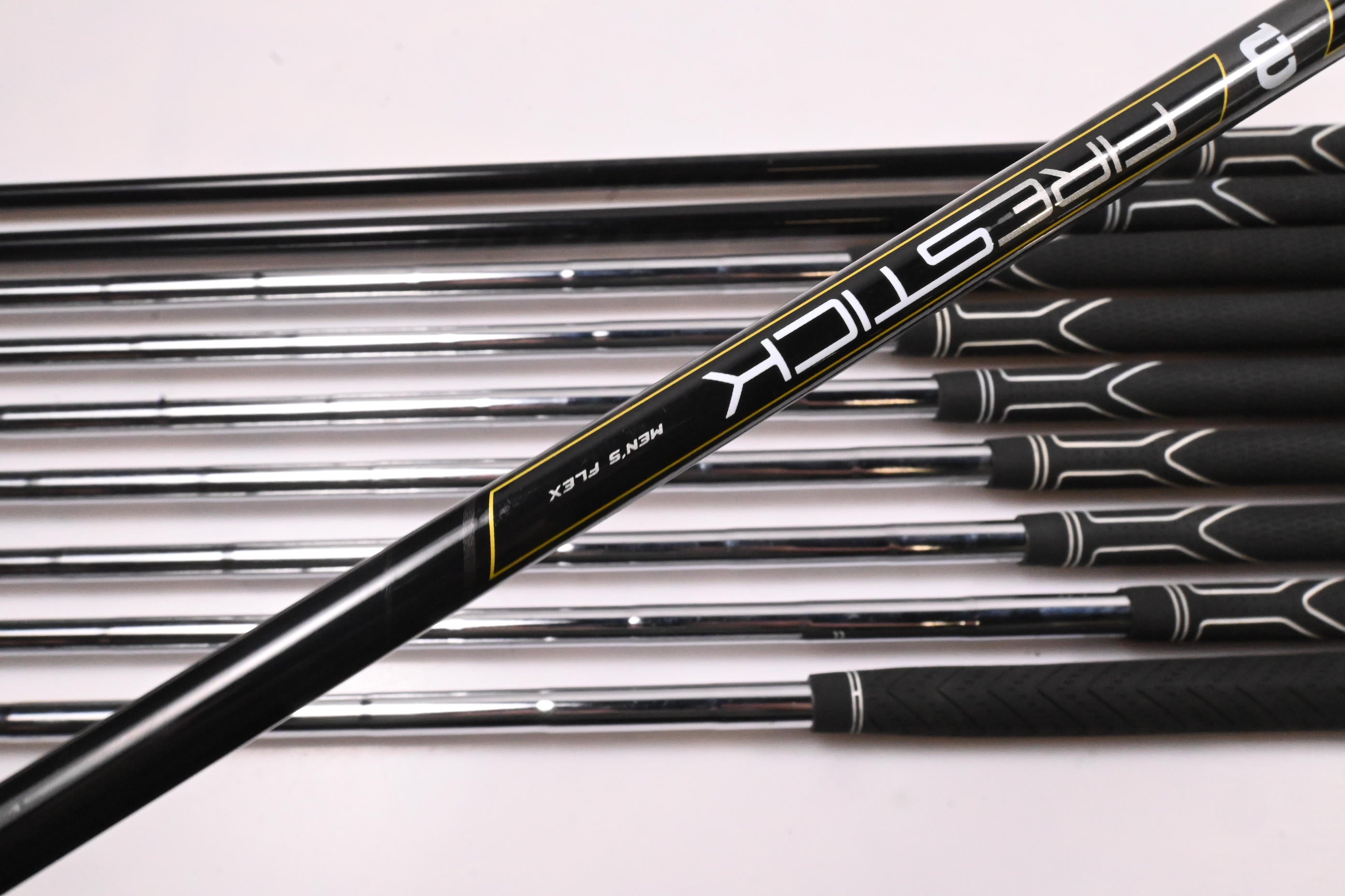 Wilson Ultra XD Package Set / Woods, Irons, Putter, Bag