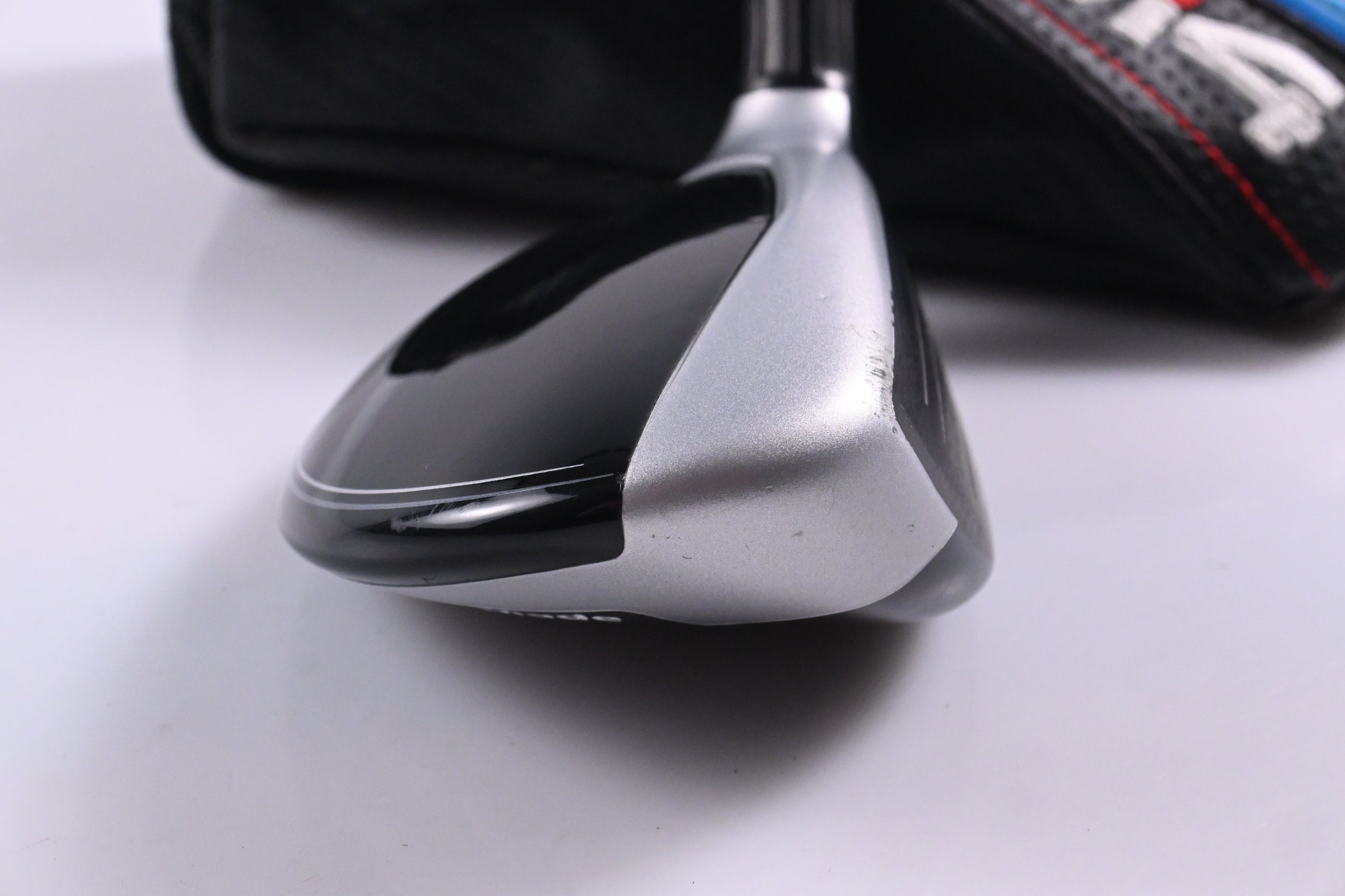 Taylormade M4 #4 Hybrid / 22 Degree / Regular Flex Fujikura Atmos Red 6 Shaft