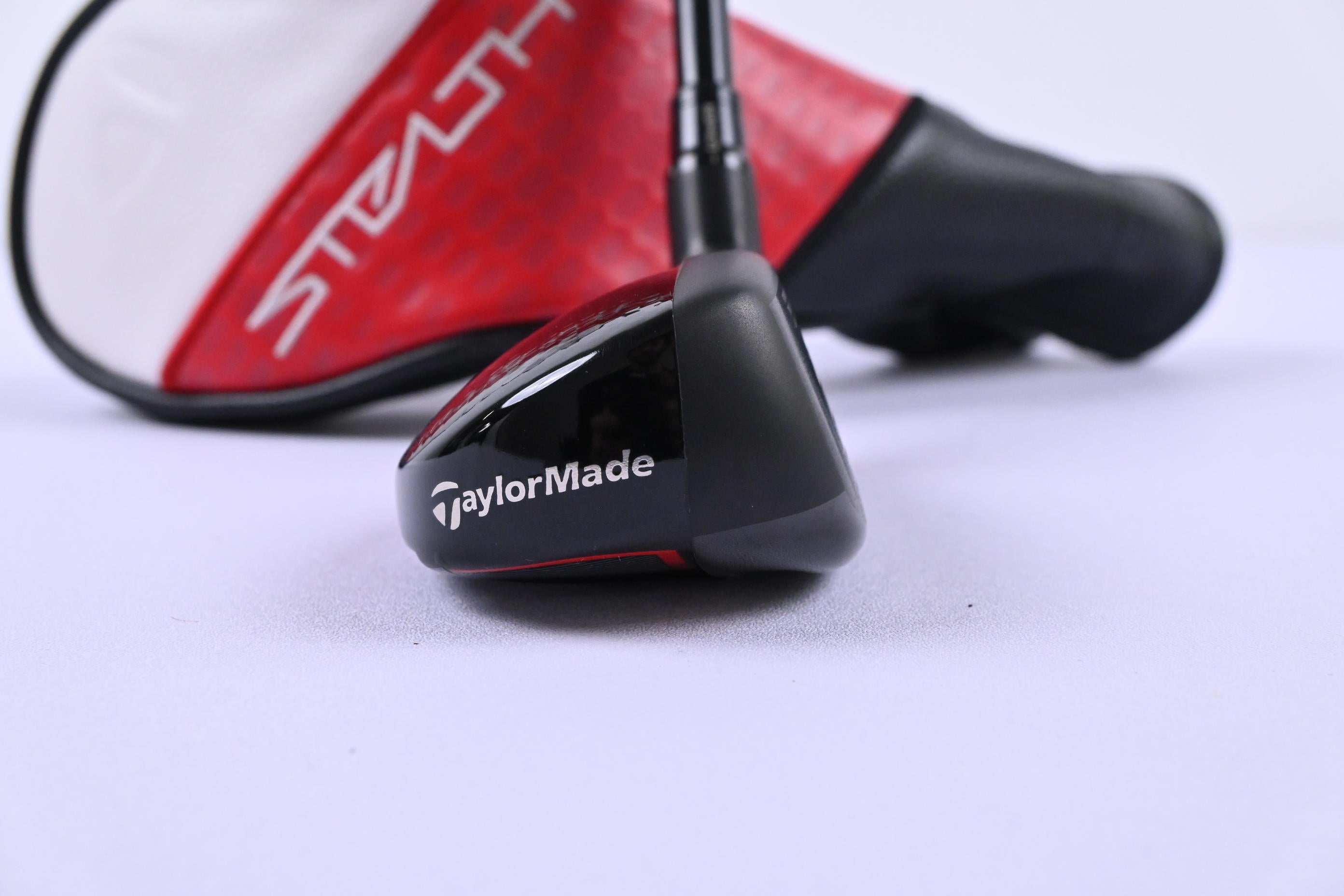 Taylormade Stealth 2 Plus #2 Hybrid / 17 Degree / Stiff Flex Kai'li Red 85 Shaft