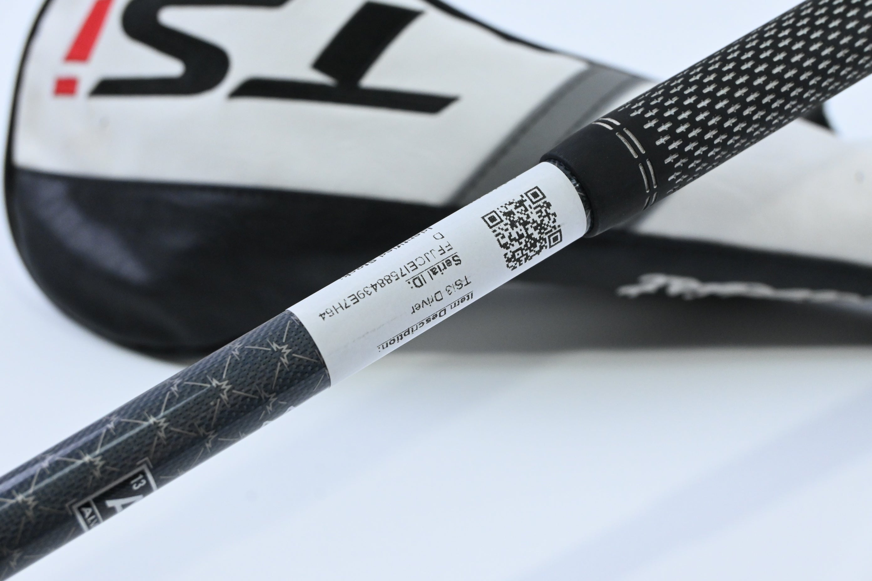 Titleist TSi3 Driver / 9 Degree / Stiff Flex Tensei AV Blue 55 Shaft