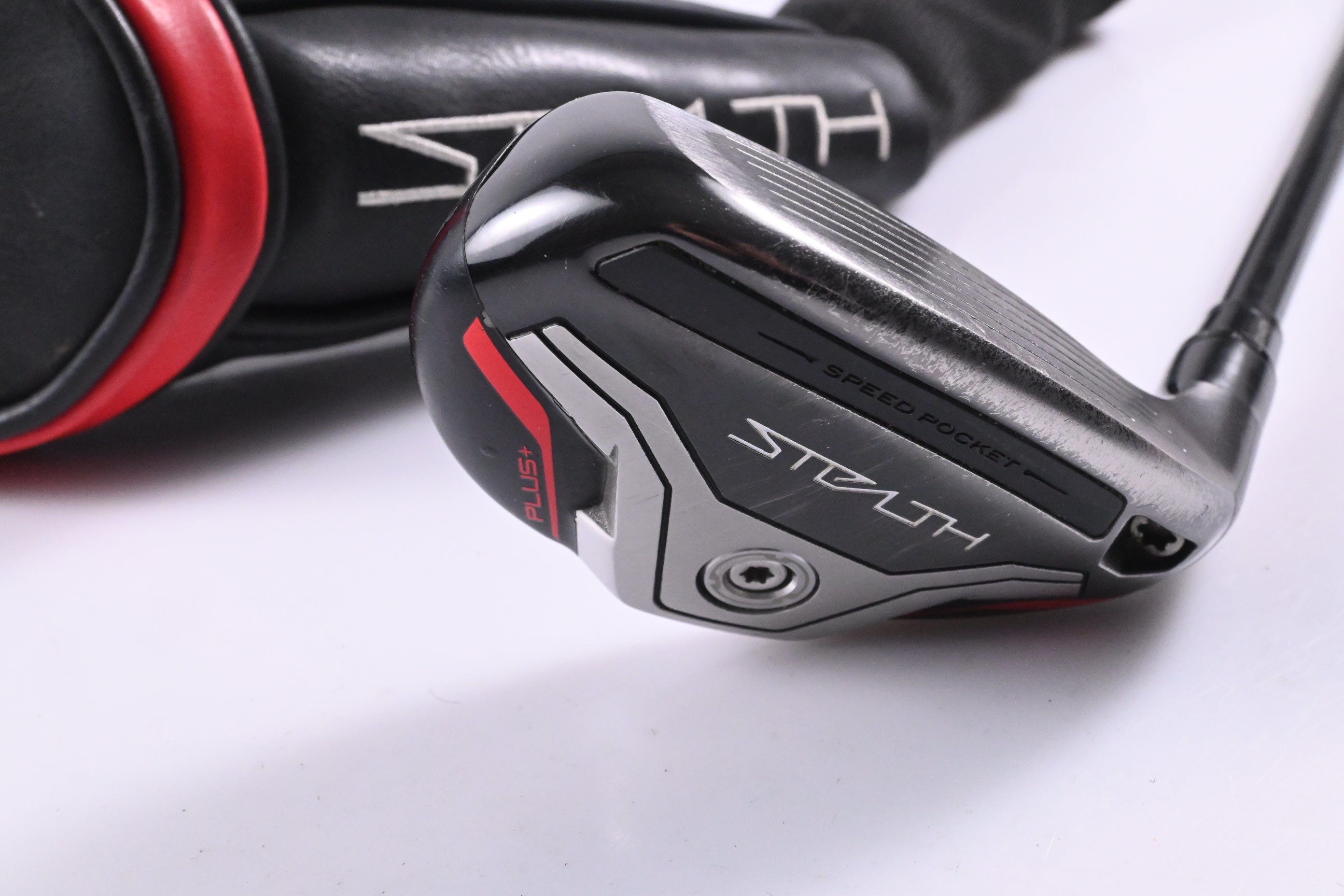 Taylormade Stealth Plus #4 Hybrid / 22 Degree / Regular Flex HZRDUS Smoke Red
