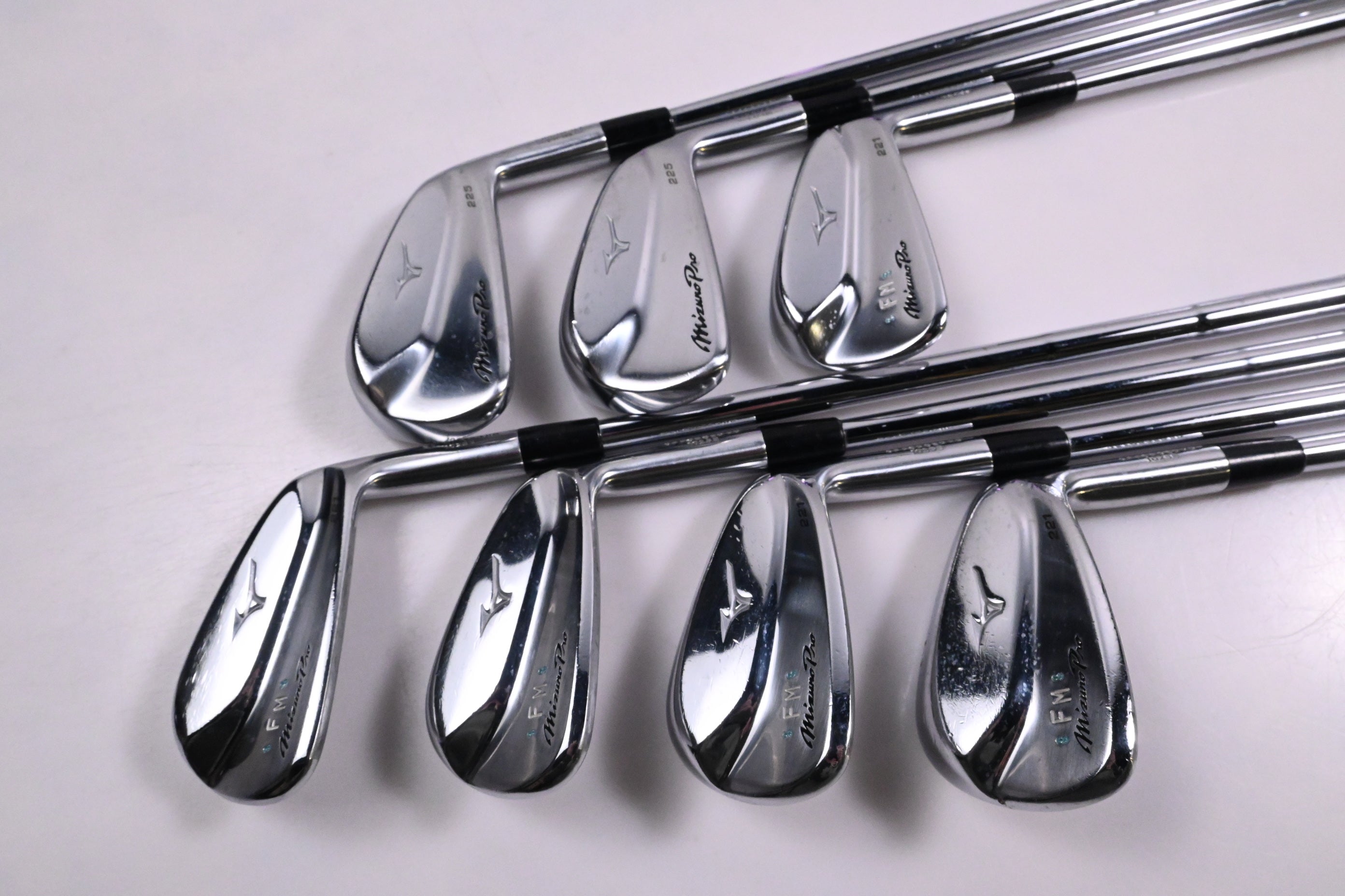 Mizuno Pro 221/225 Combo Irons / 4-PW / X-Flex Dynamic Gold X100 Shafts