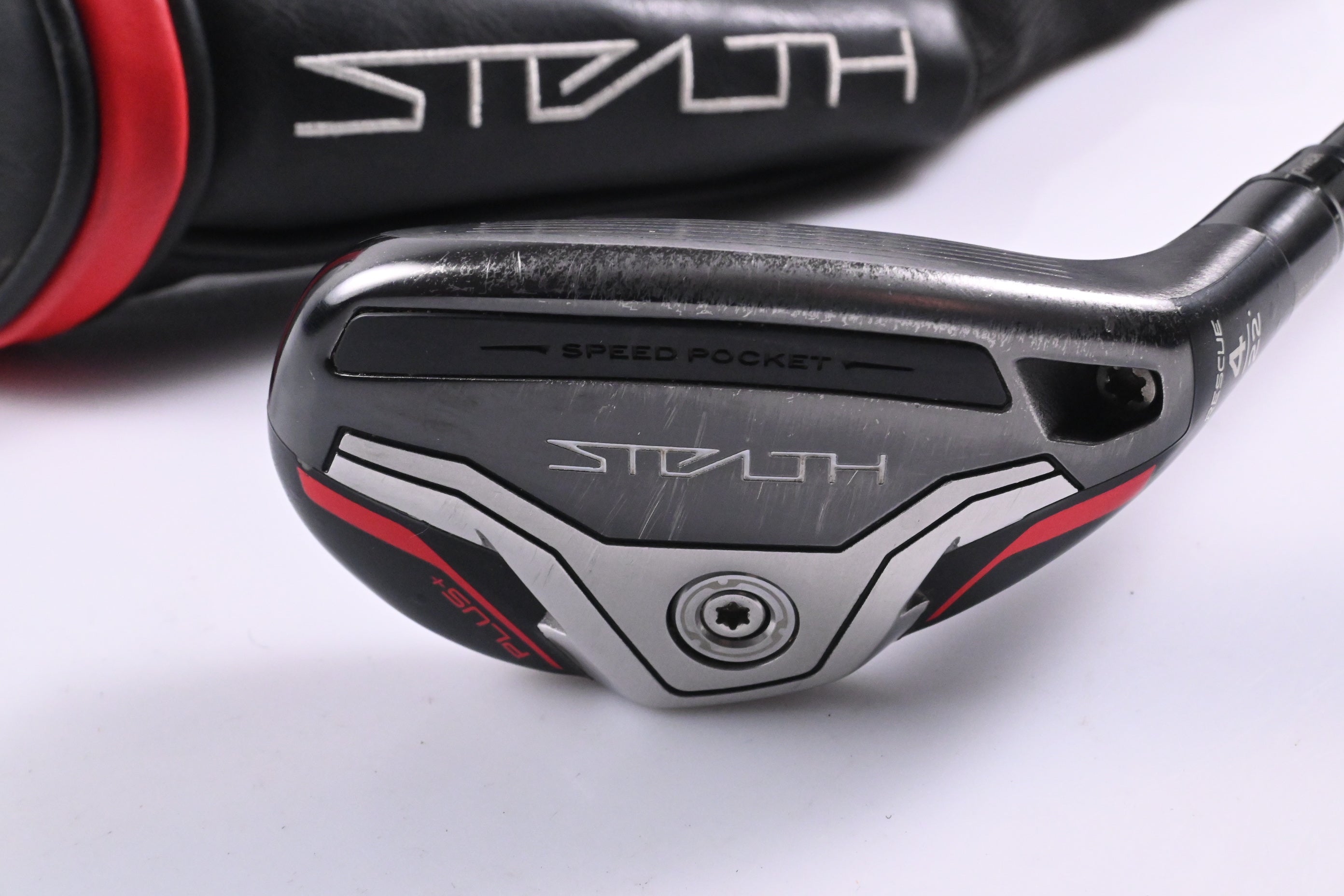 Taylormade Stealth Plus #4 Hybrid / 22 Degree / Regular Flex HZRDUS Smoke Red