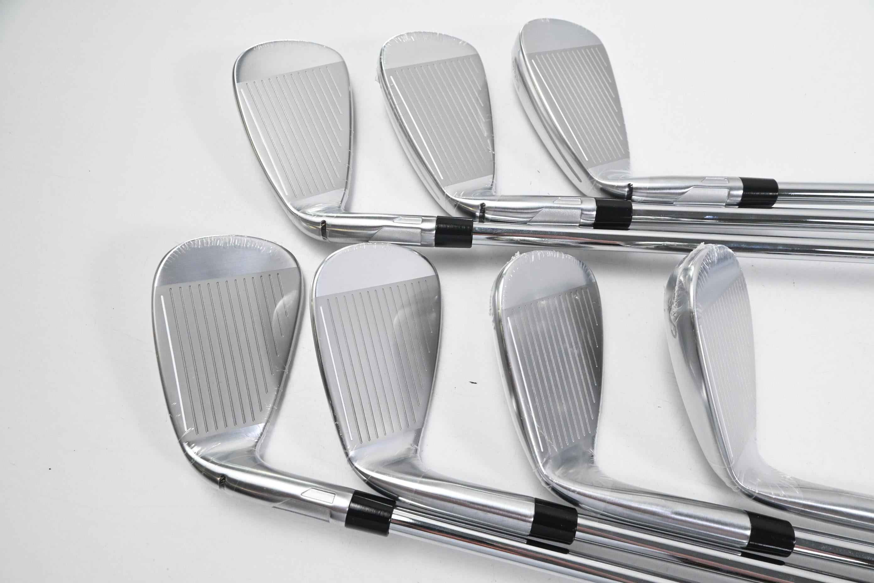 Taylormade Qi Irons / 5-PW+SW / Regular Flex KBS MAX MT 85 Shafts