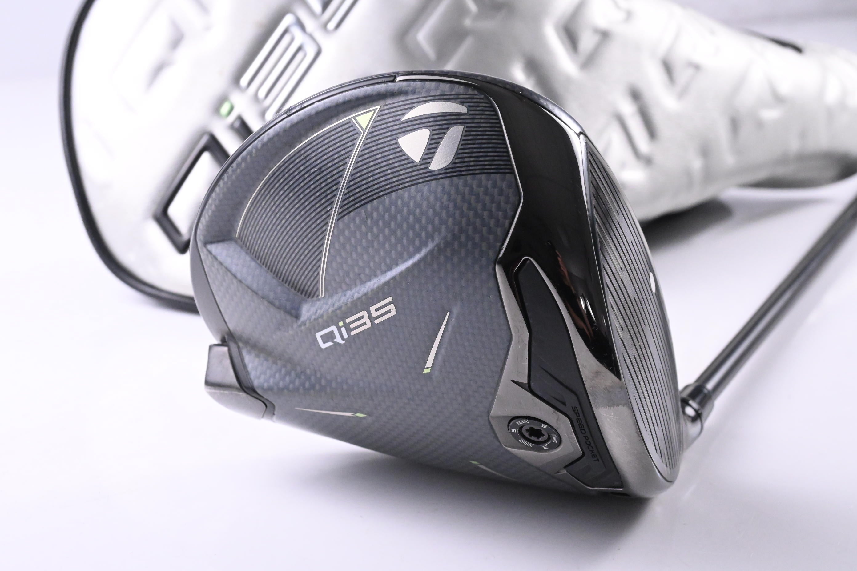 Taylormade Qi35 Driver / 10.5 Degree / Regular Flex Fujikura Ventus Blue '25 5