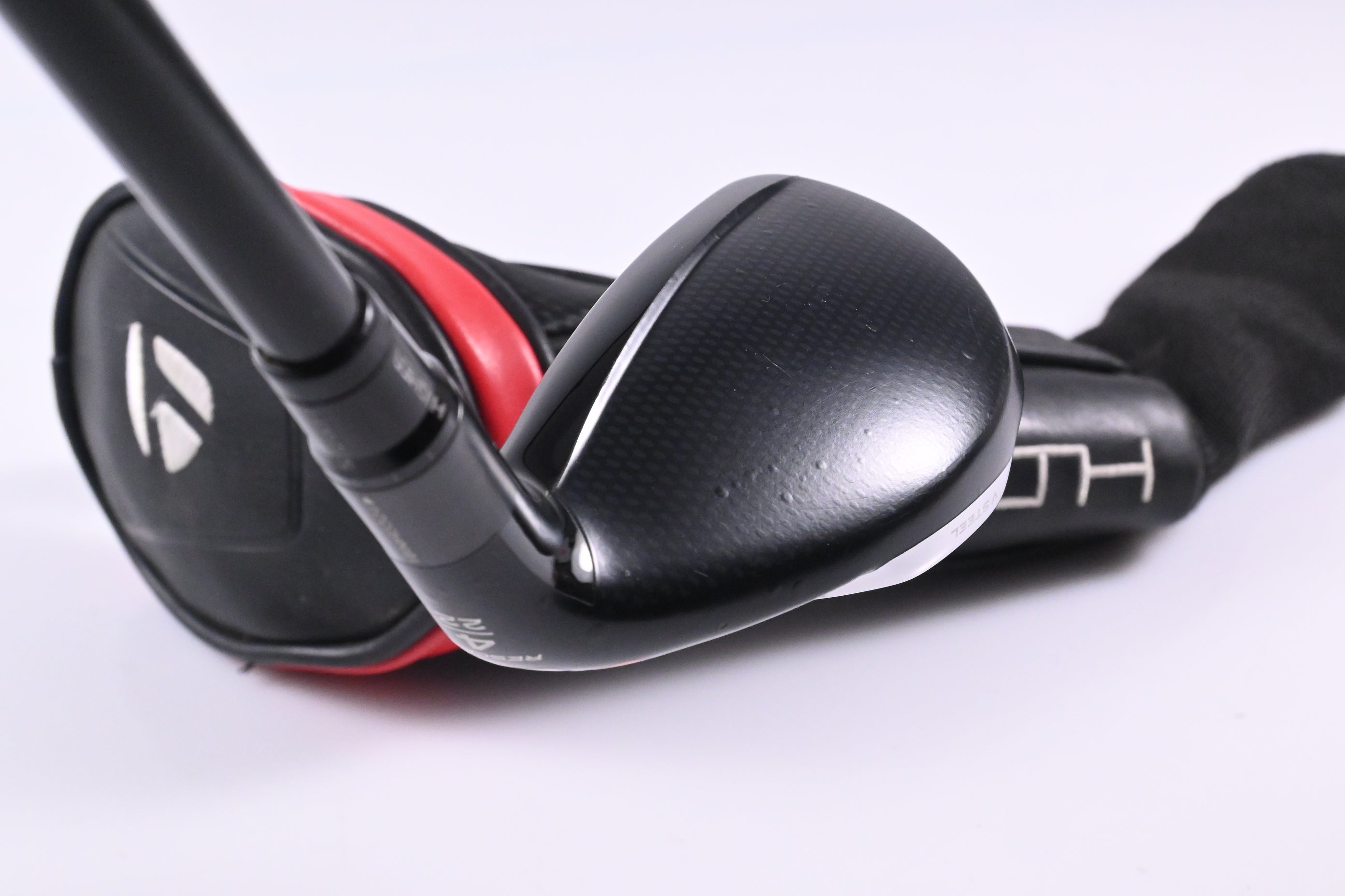 Taylormade Stealth Plus #4 Hybrid / 22 Degree / Regular Flex HZRDUS Smoke Red