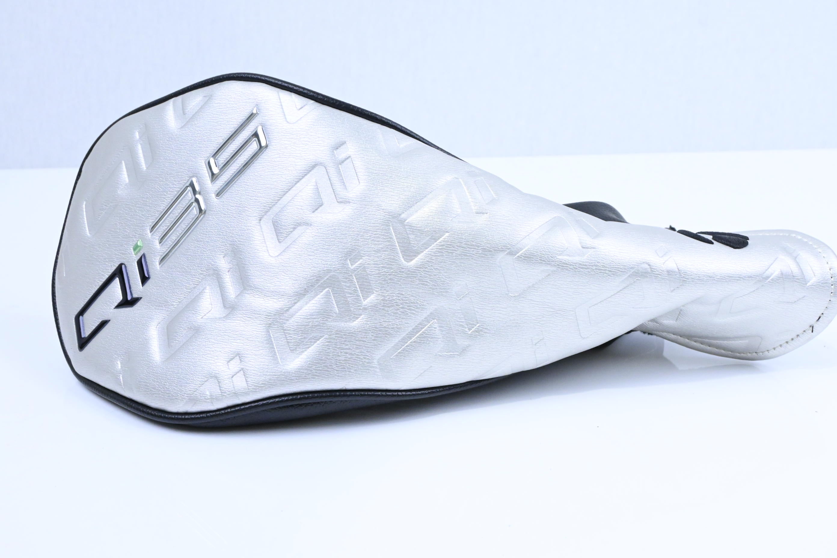 Taylormade Qi35 Max Lite Driver / 12 Degree / Regular Flex Vanquish 4 Shaft
