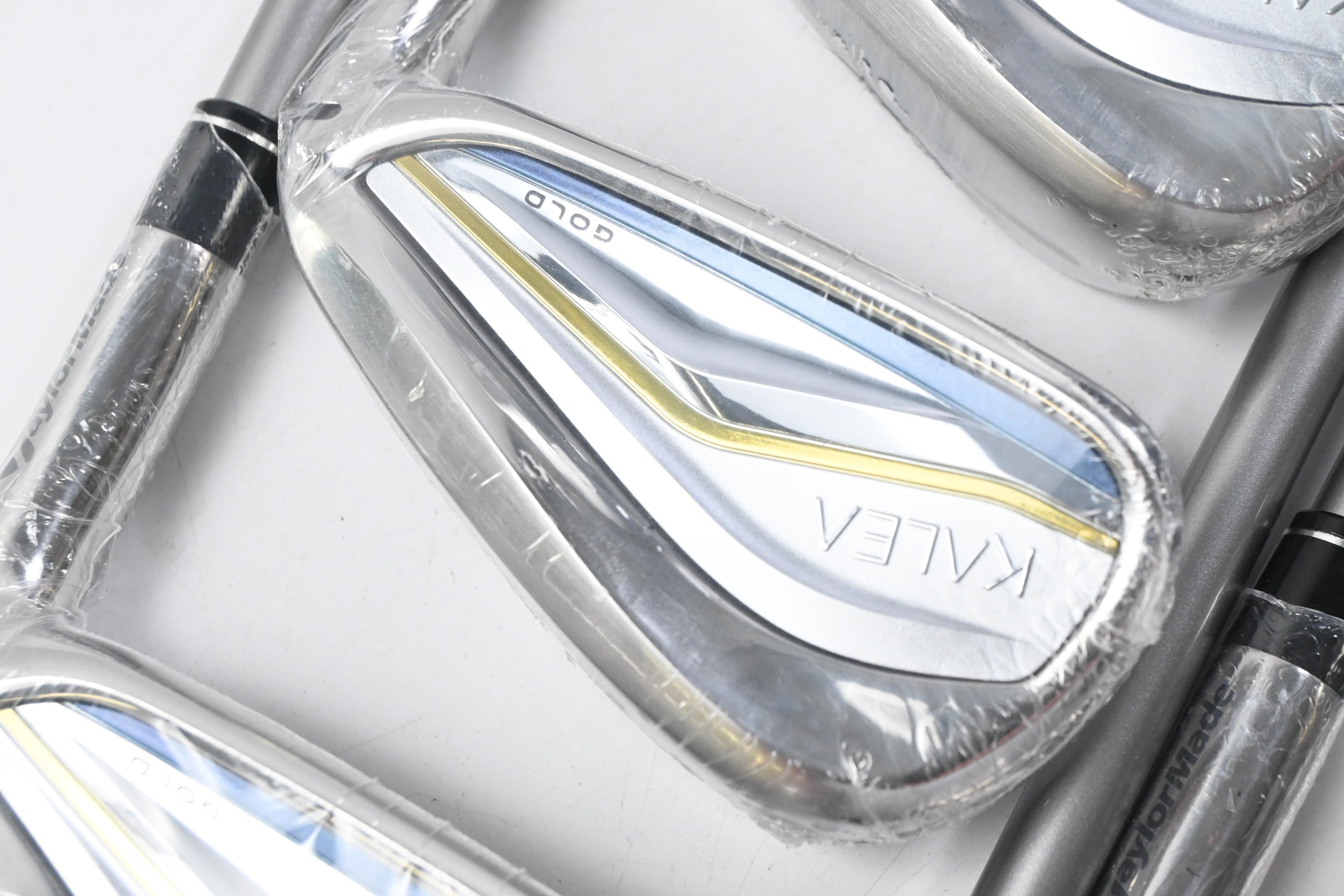 Ladies Taylormade Kalea Gold Irons / 6-PW+GW+SW / Ladies Flex Kalea Gold 40