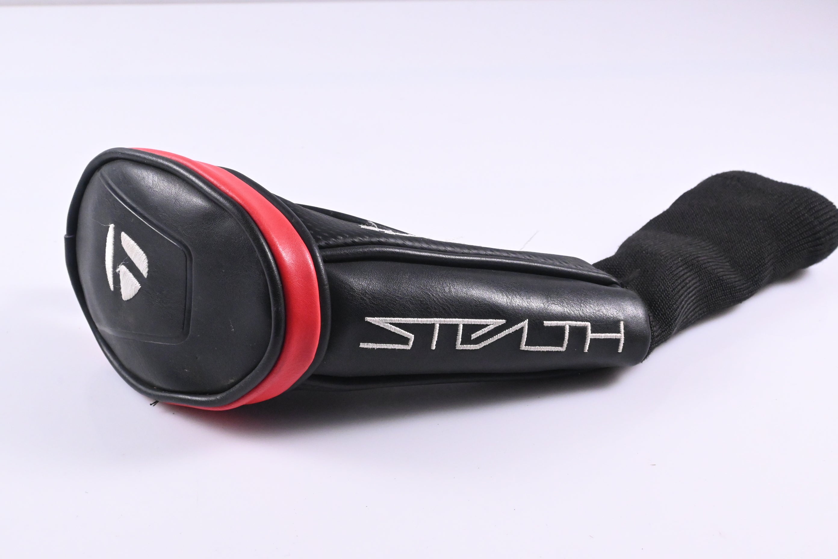 Taylormade Stealth Plus #4 Hybrid / 22 Degree / Regular Flex HZRDUS Smoke Red