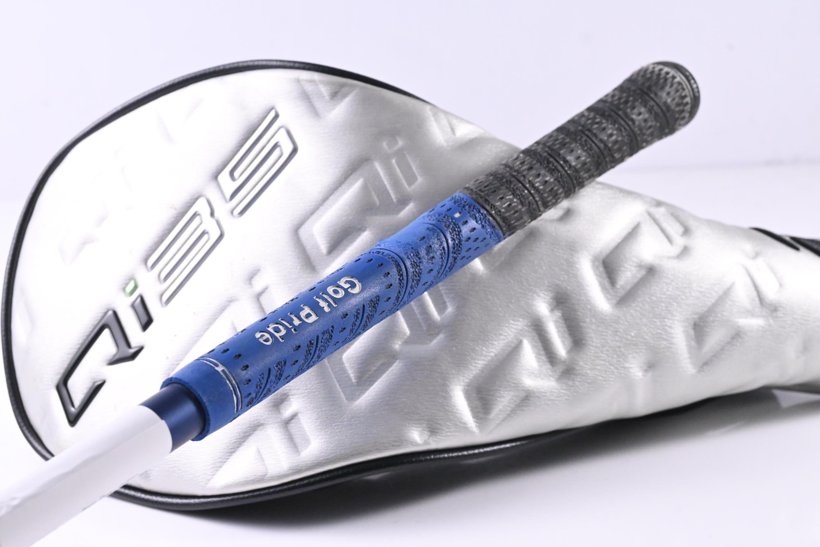 Taylormade Qi35 Driver / 10.5 Degree / Regular Flex Fujikura Ventus Blue '25 5