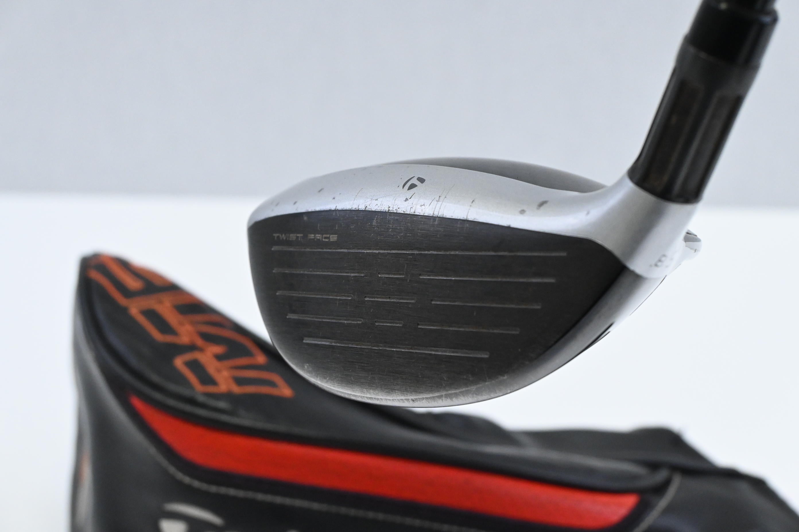 Taylormade M6 #5 Wood / 18 Degree / Regular Flex Fujikura Atmos Orange 5 Shaft