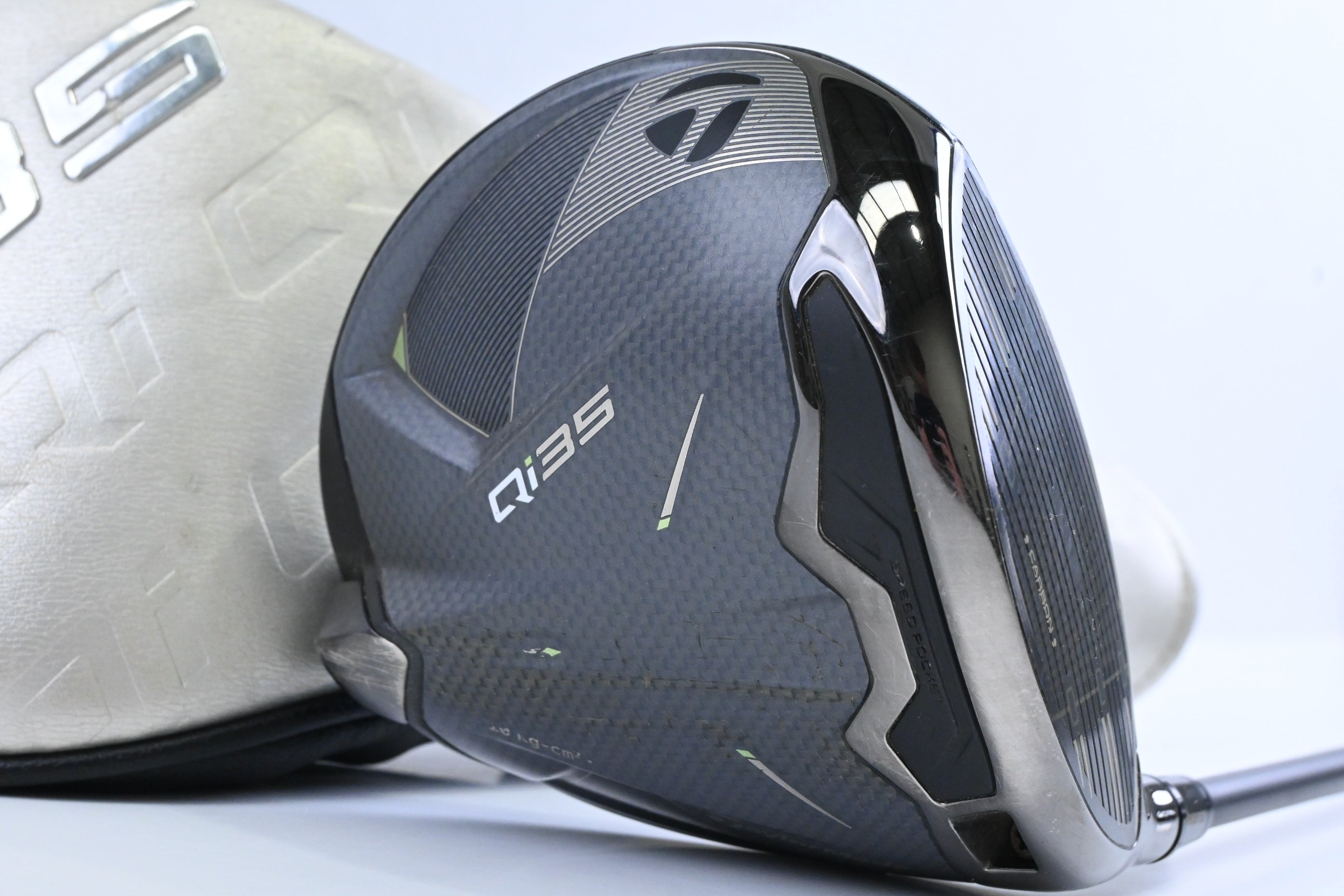 Taylormade Qi35 Max Driver / 9 Degree / Stiff Flex Kai'li Dark Waves White 60