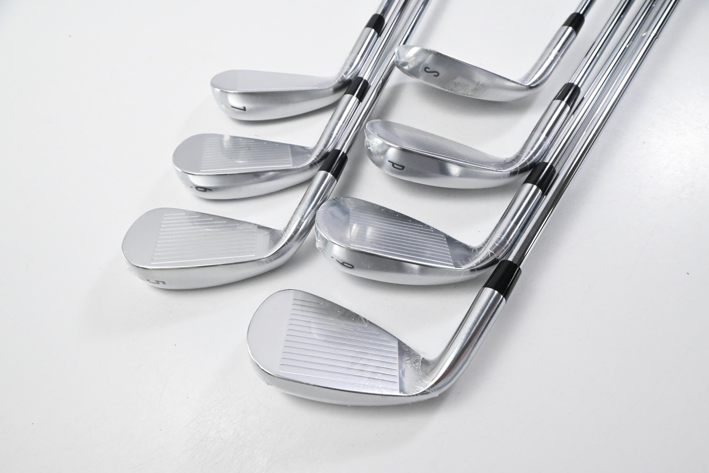 Callaway Quantum Max OS Irons / 5-PW+SW / Regular Flex Elevate 85 Shafts
