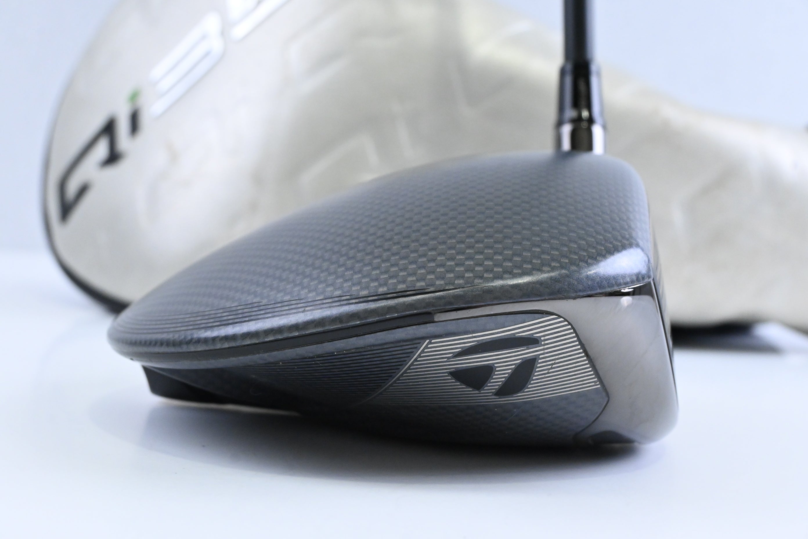 Taylormade Qi35 Max Driver / 9 Degree / Stiff Flex Kai'li Dark Waves White 60