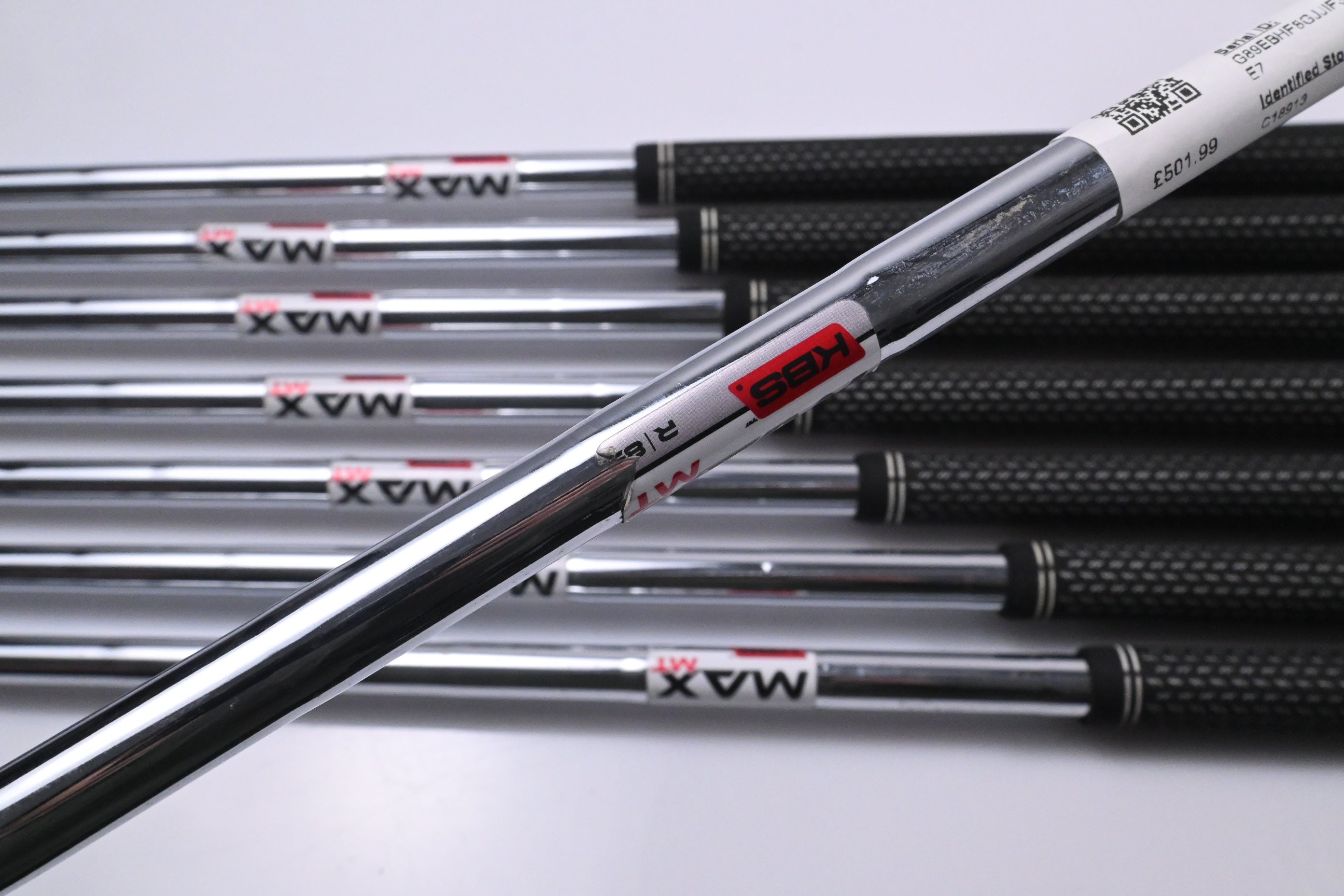 Taylormade SIM2 Max Irons / 4-PW+SW / Regular Flex KBS Max MT 85 Shafts