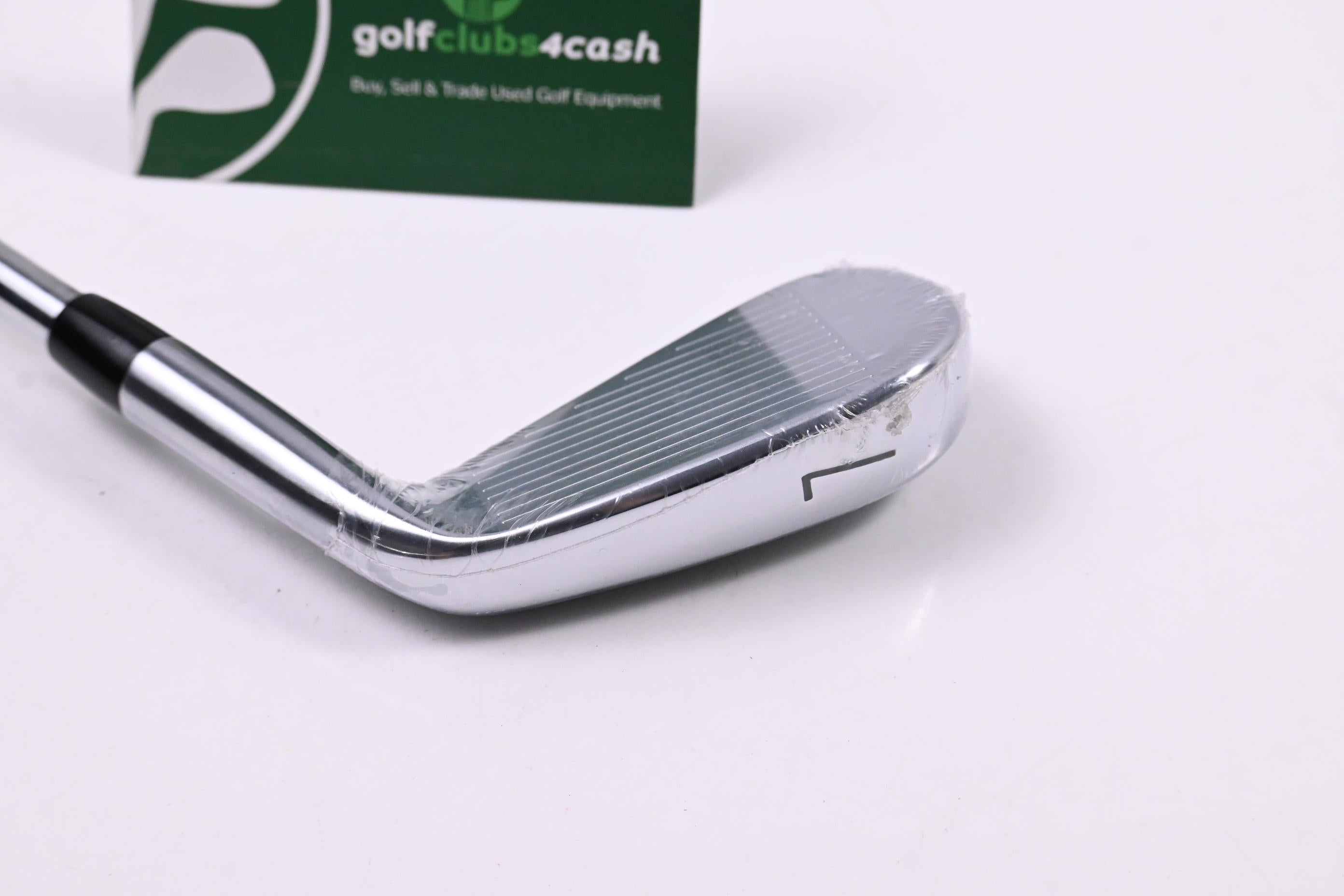 Left Hand Titleist T200 2023 #7 Iron / Regular Flex Dynamic Gold 95 R300 Shaft