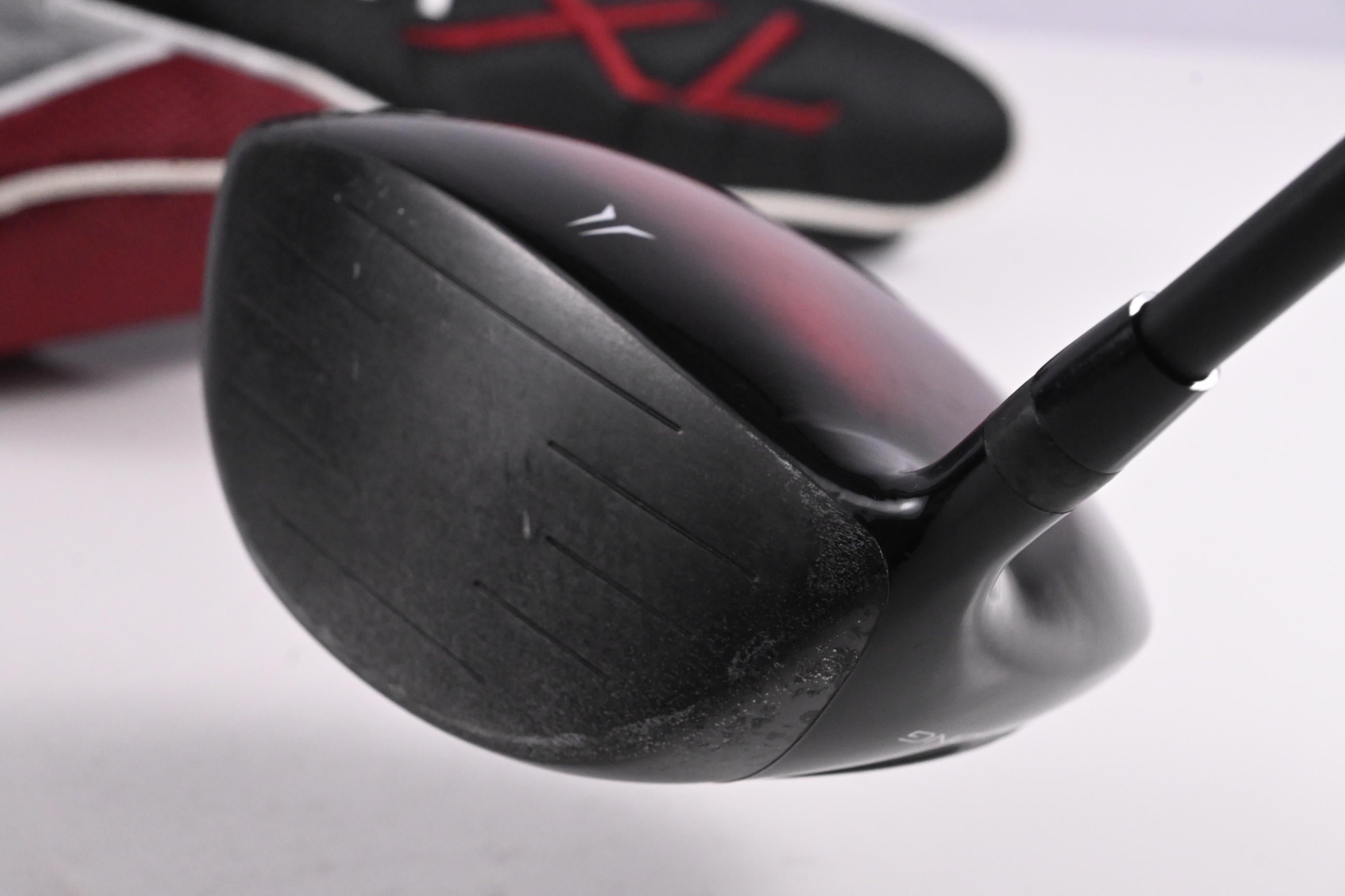 Wilson Deep Red XL Driver / 10.5 Degree / Regular Flex Wilson Shaft