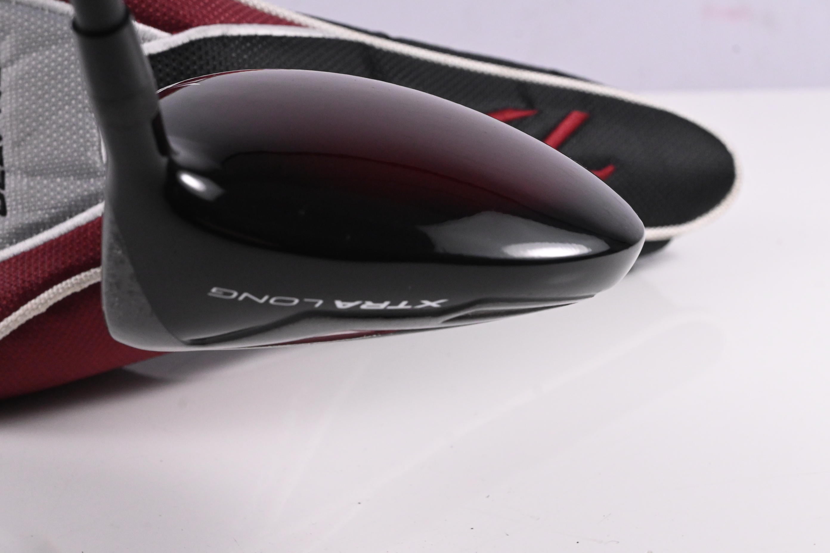Wilson Deep Red XL Driver / 10.5 Degree / Regular Flex Wilson Shaft