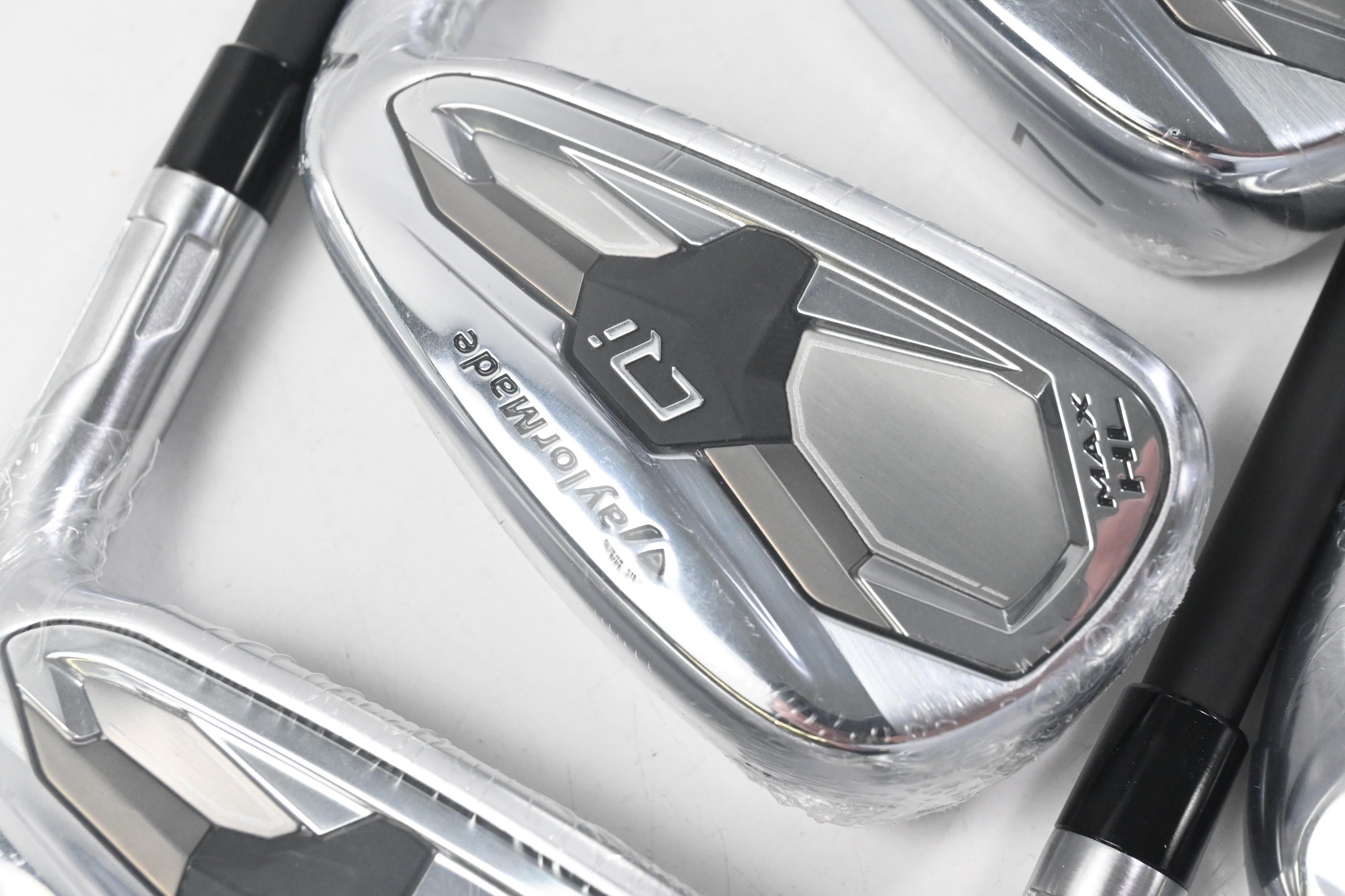 Taylormade Qi Irons / 5-PW / Regular Flex KBS REAX HL 50 Shafts