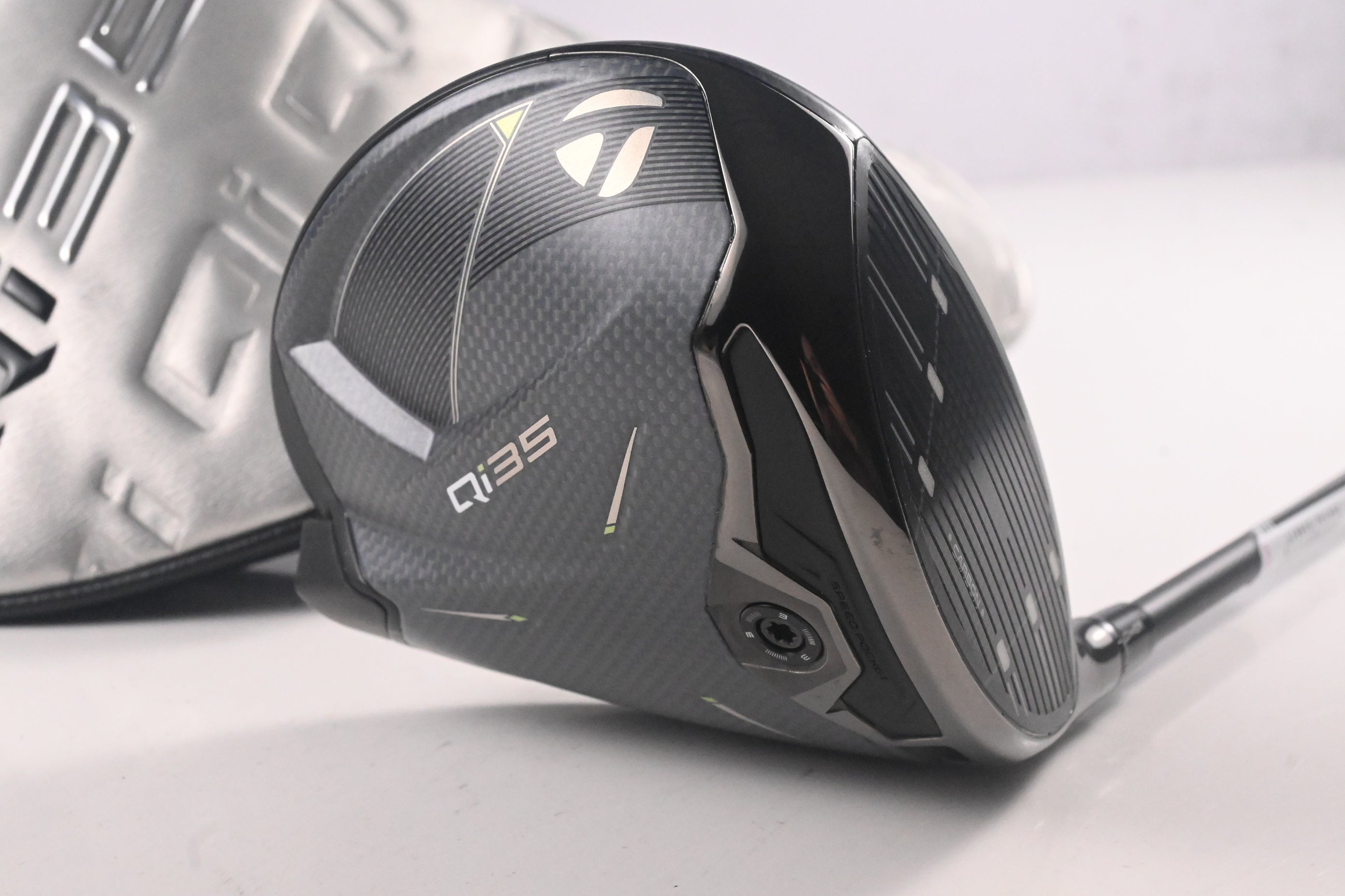 Taylormade Qi35 Driver / 9 Degree / Regular Flex Fujikura Ventus Blue 5 Shaft