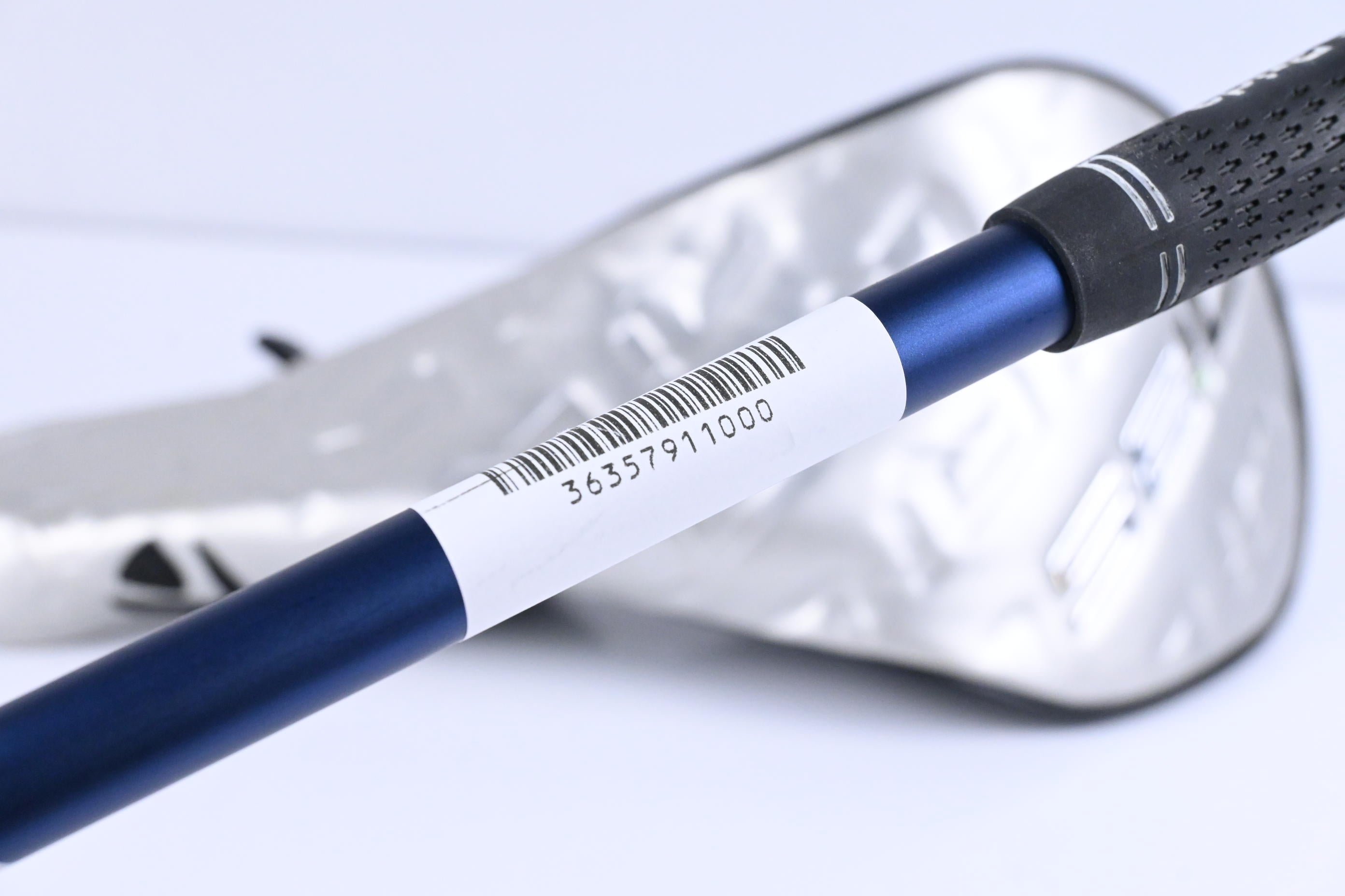 Taylormade Qi35 Driver / 10.5 Degree / Stiff Flex Fujikura Ventus Blue 5 Shaft