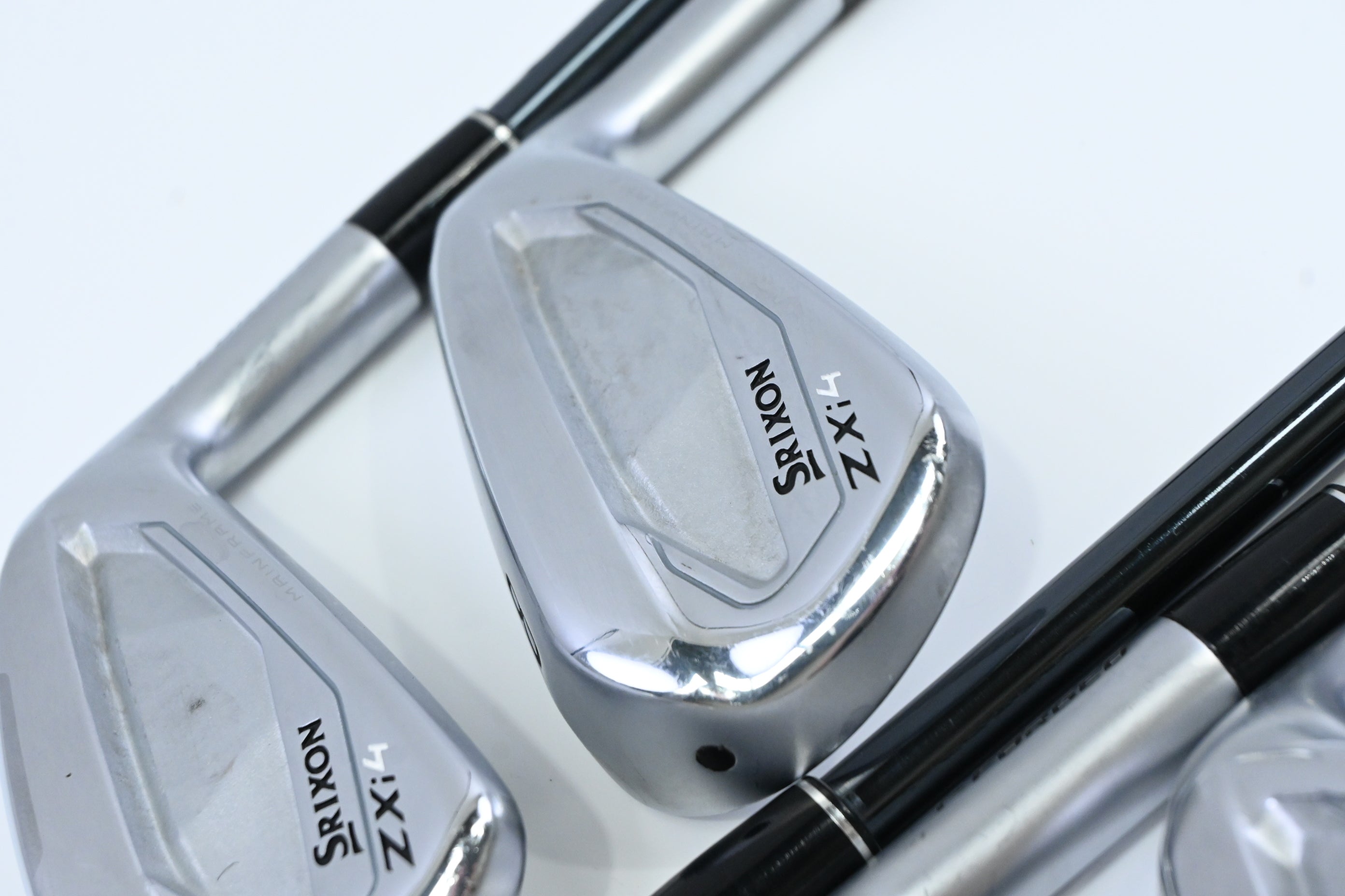 Srixon ZXi4 Irons / 7-PW+AW / Regular Flex UST Recoil Dart 65 Shafts
