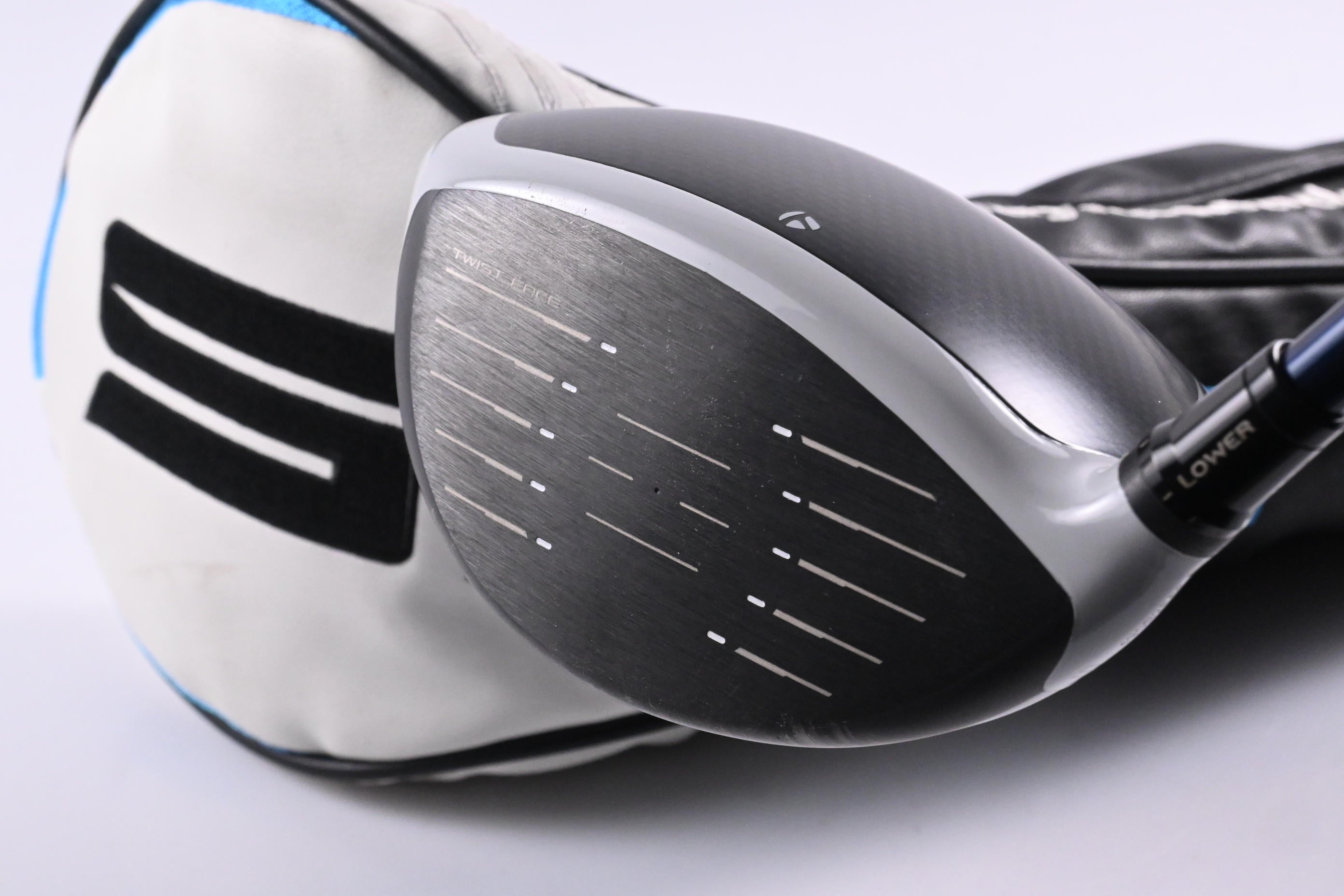 Taylormade SIM2 Max Driver / 10.5 Degree / Stiff Flex Fujikura Ventus Blue 5