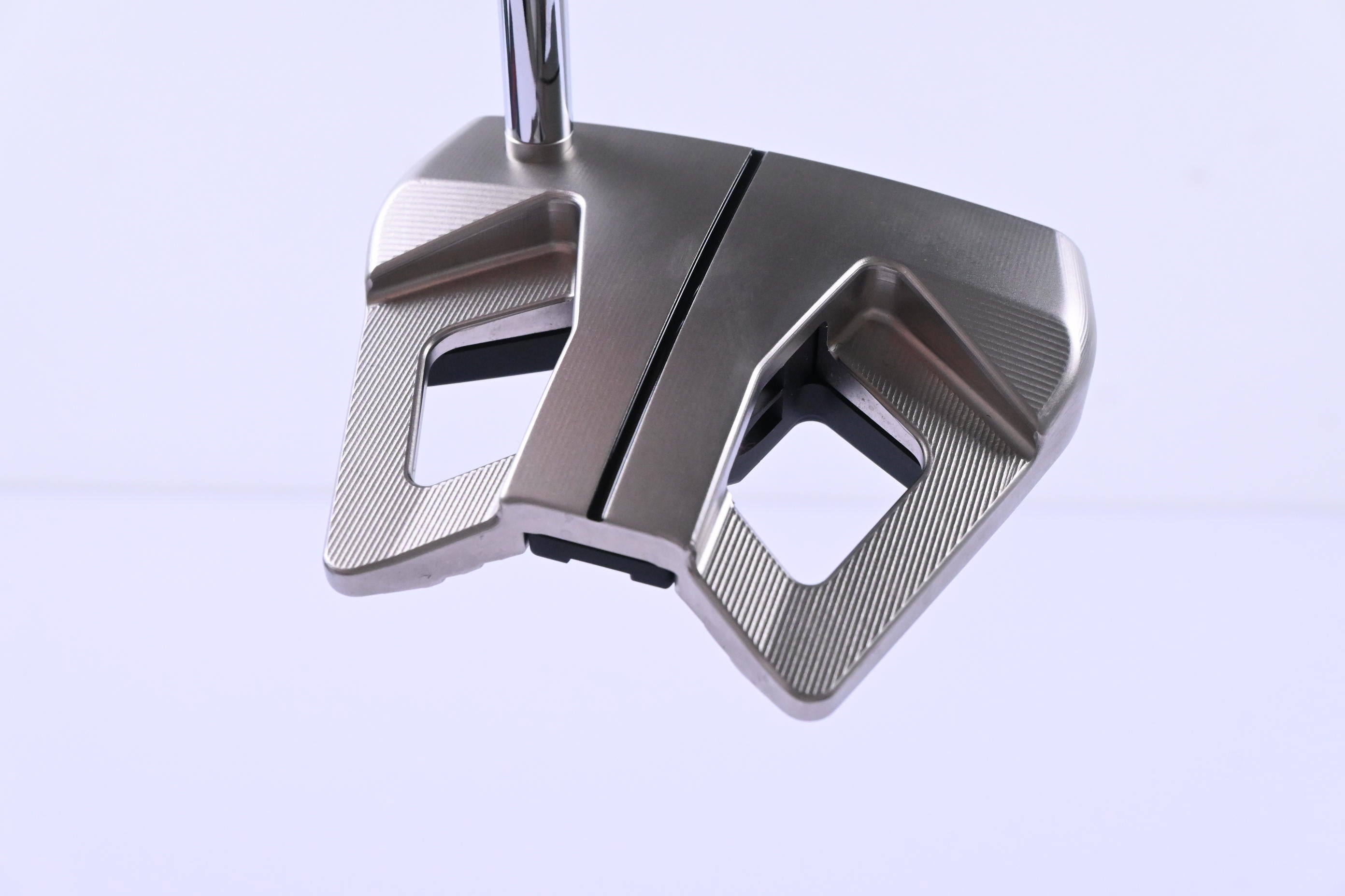 Scotty Cameron 2026 Phantom 9R Putter / 33 Inch