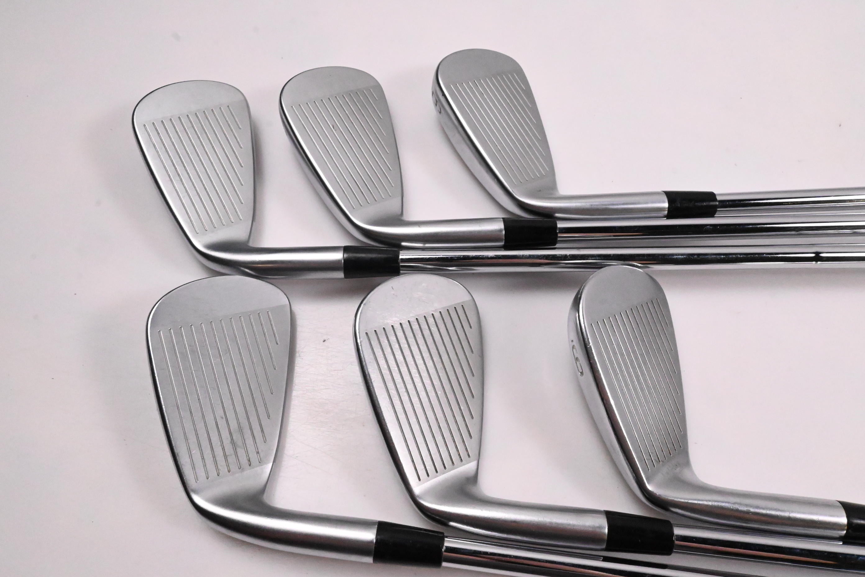 Mizuno JPX 923 Forged/Pro Combo Irons / 4-9i / X-Flex KBS Tour Shafts