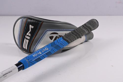Taylormade SIM Max #4 Hybrid / 22 Degree / Stiff Flex Ventus Blue 7 Shaft