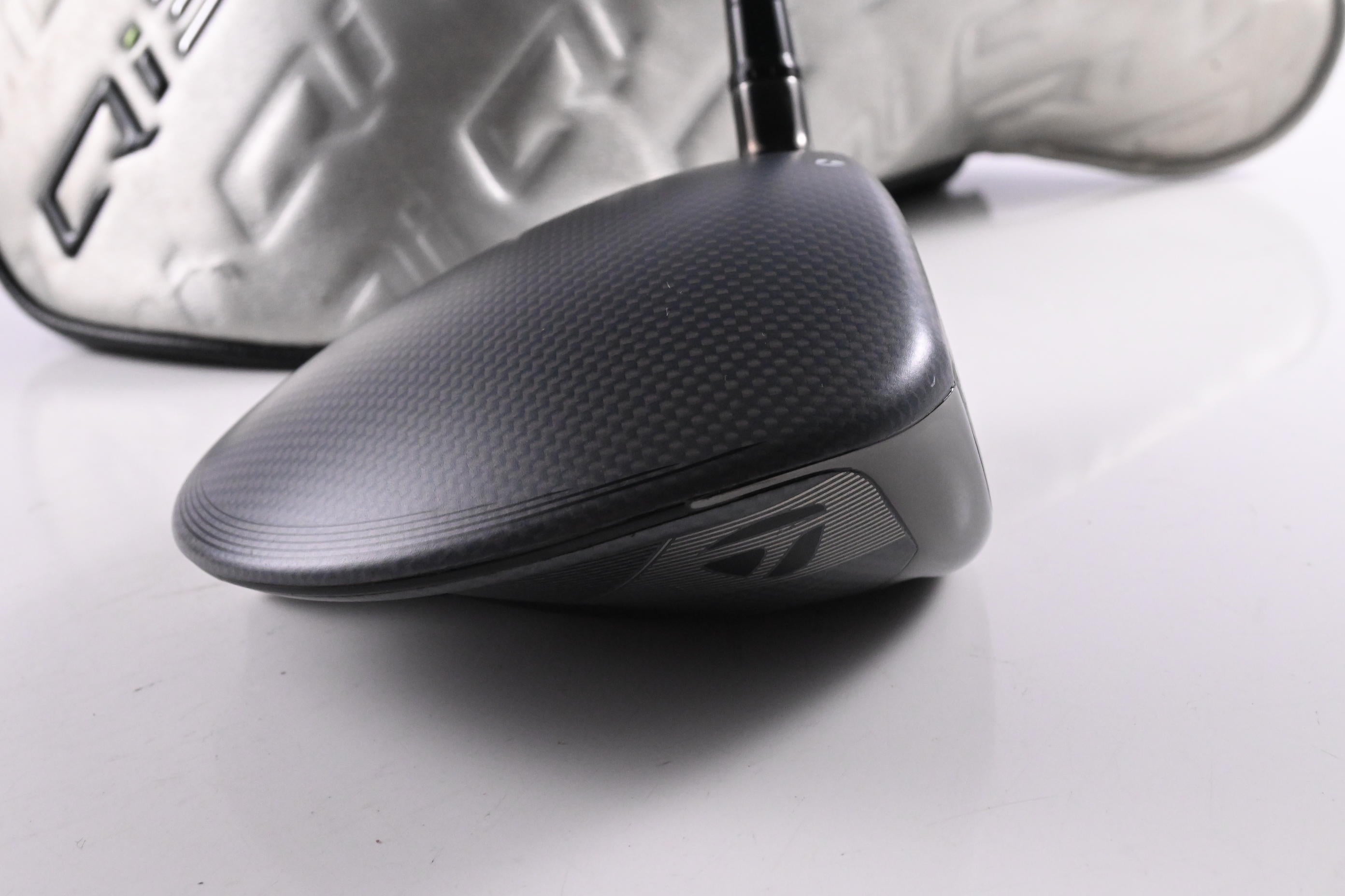 Taylormade Qi35 Max Driver / 10.5 Degree / Regular Flex Fujikura Air Speeder 50