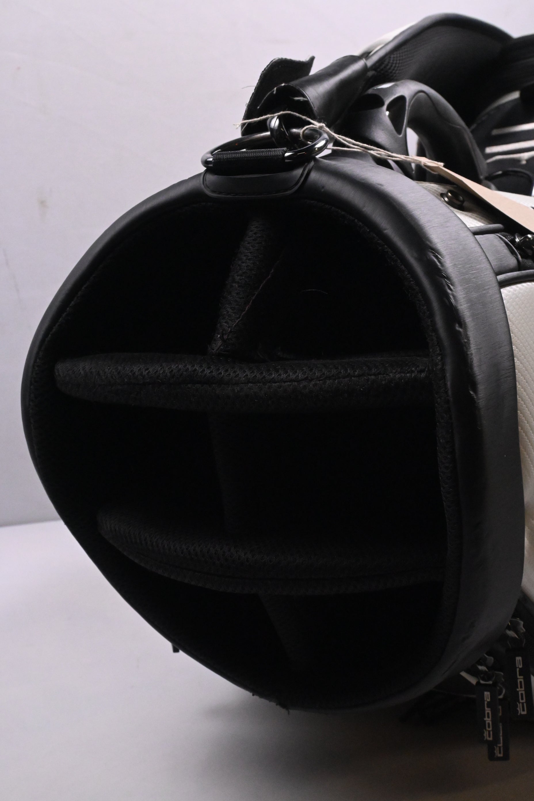 Cobra Vessel Tour Bag / 6-Way Divider / White, Black