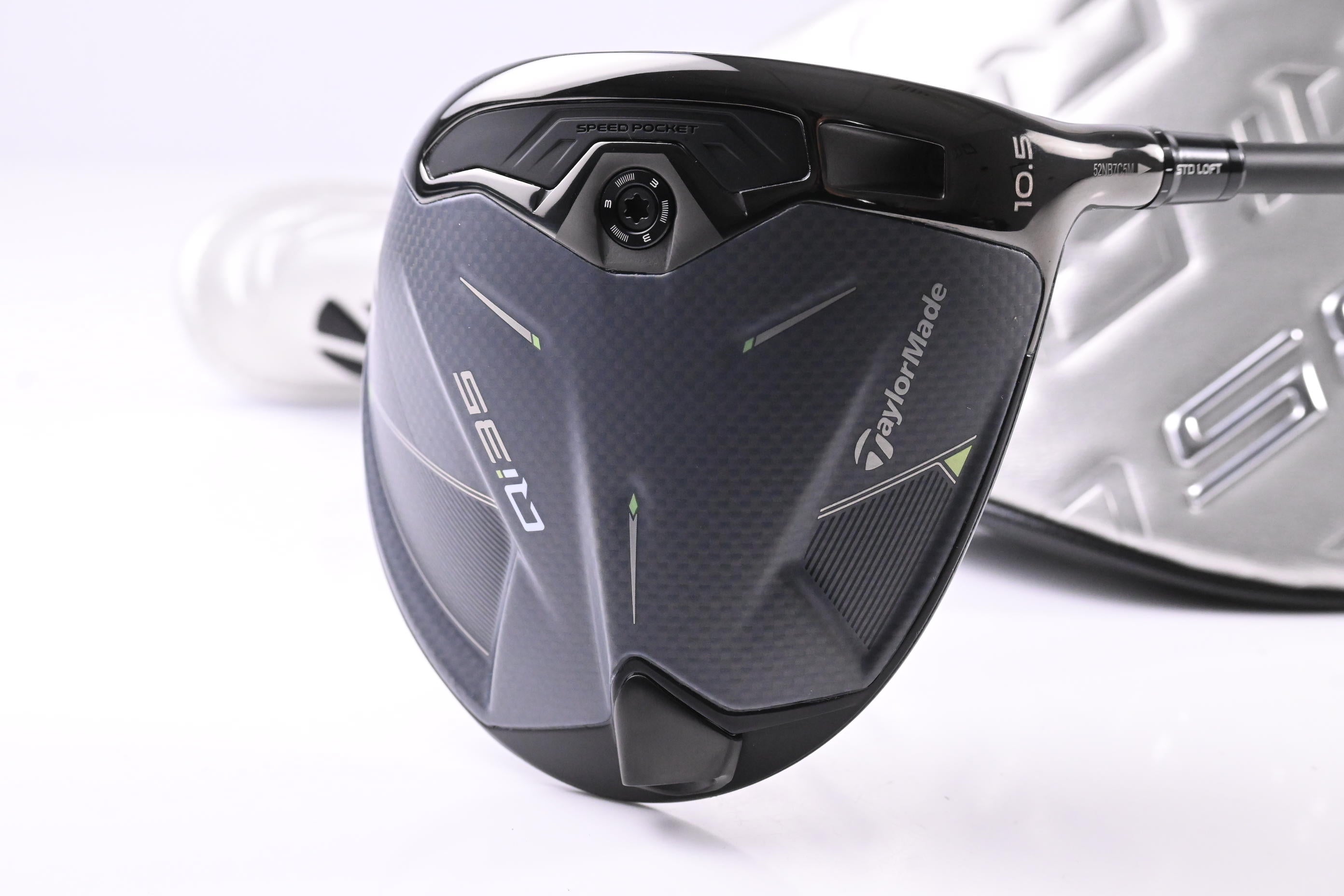 Taylormade Qi35 Driver / 10.5 Degree / Regular Flex Fujikura Ventus Blue 5 Shaft