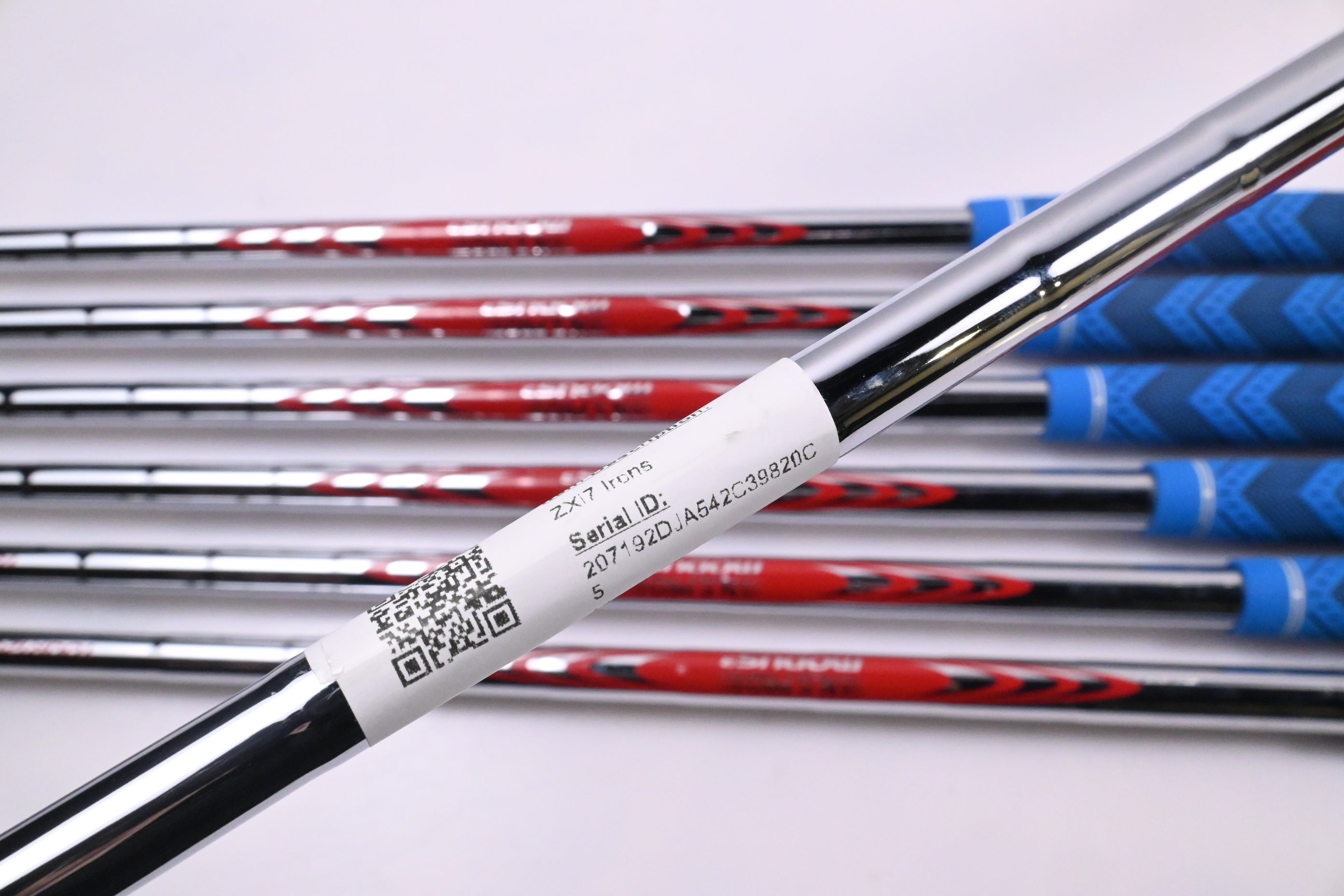 Srixon ZXi7 Irons / 4-PW / Stiff Flex N.S.Pro Modus³ Tour 120 Shafts