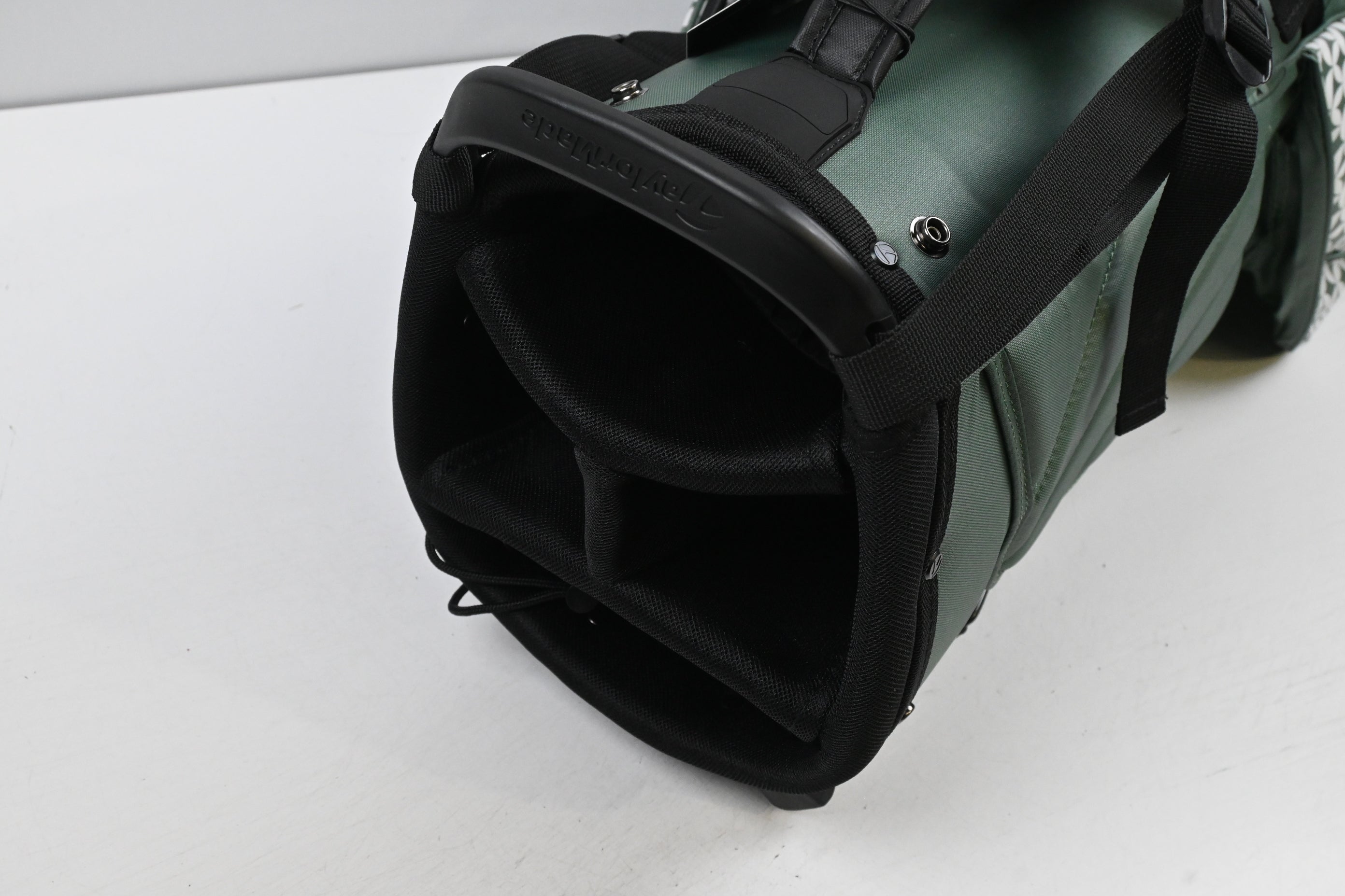Taylormade Storm Dry Heritage Stand Bag / 4-Way Divider / Green, White