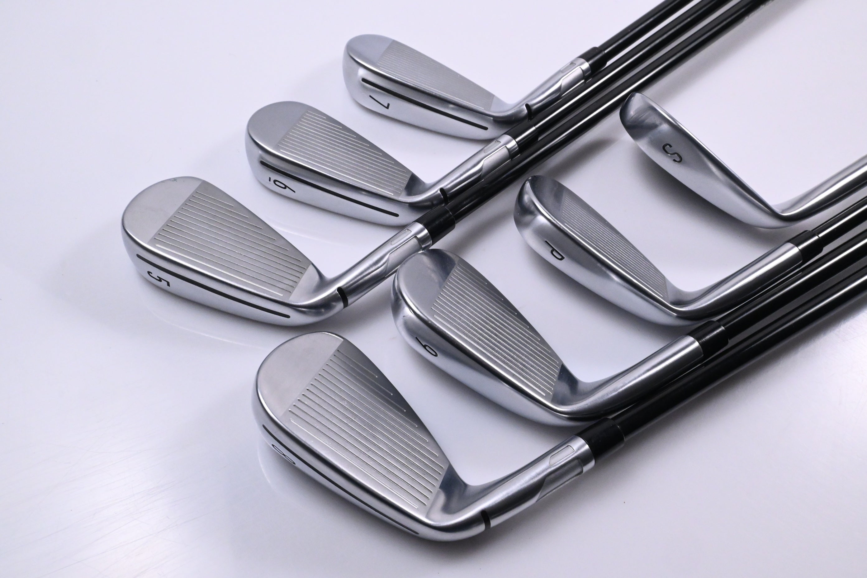 Taylormade Qi Irons / 5-PW+SW / Regular Flex Fujikura Ventus TR Blue 6 Shafts