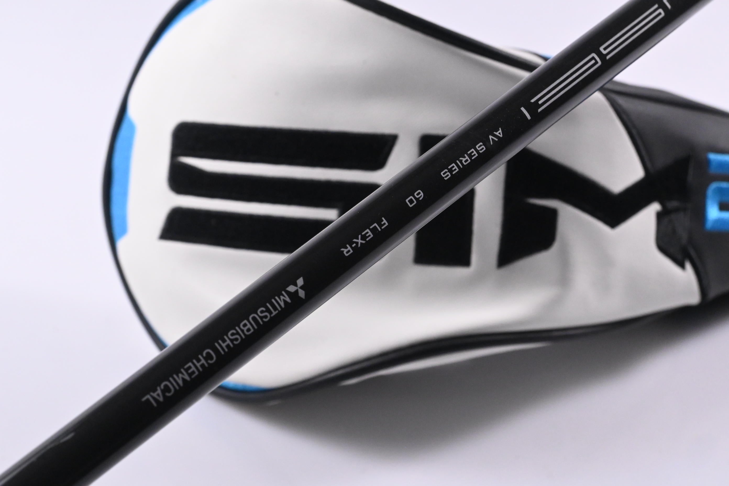 Taylormade SIM2 Max Driver / 8 Degree / Regular Flex Tensei AV Series Blue 60