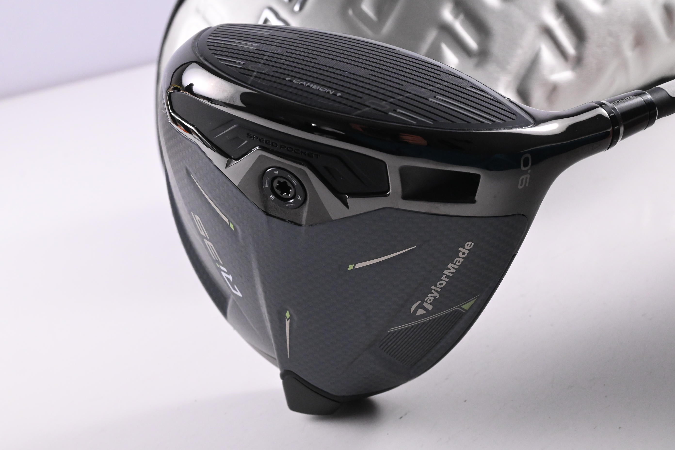 Taylormade Qi35 Driver / 9 Degree / Regular Flex Vanquish 4 Shaft
