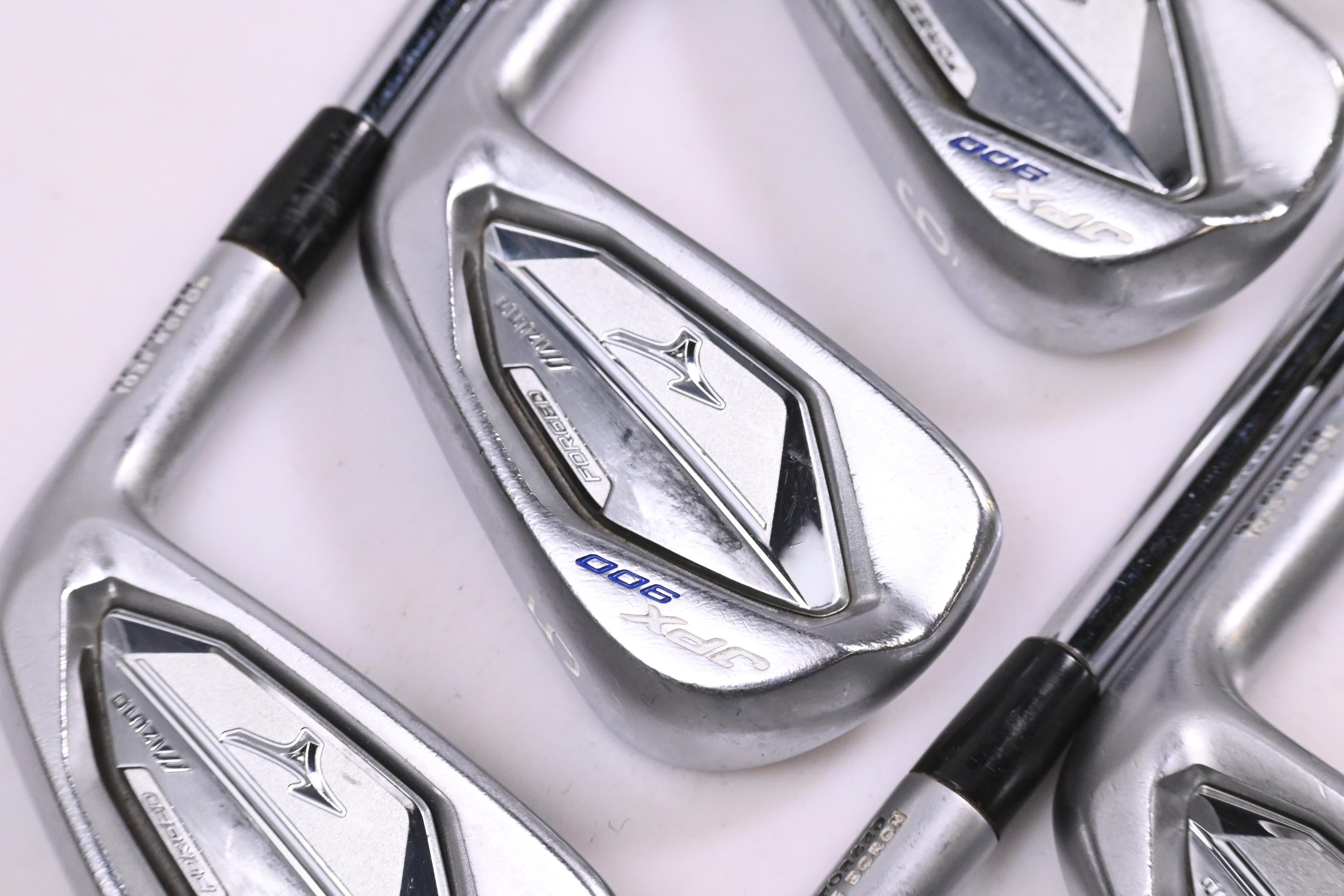 Mizuno JPX 900 Tour Irons / 4-PW+GW / Regular Flex N.S.Pro 850GH Shafts