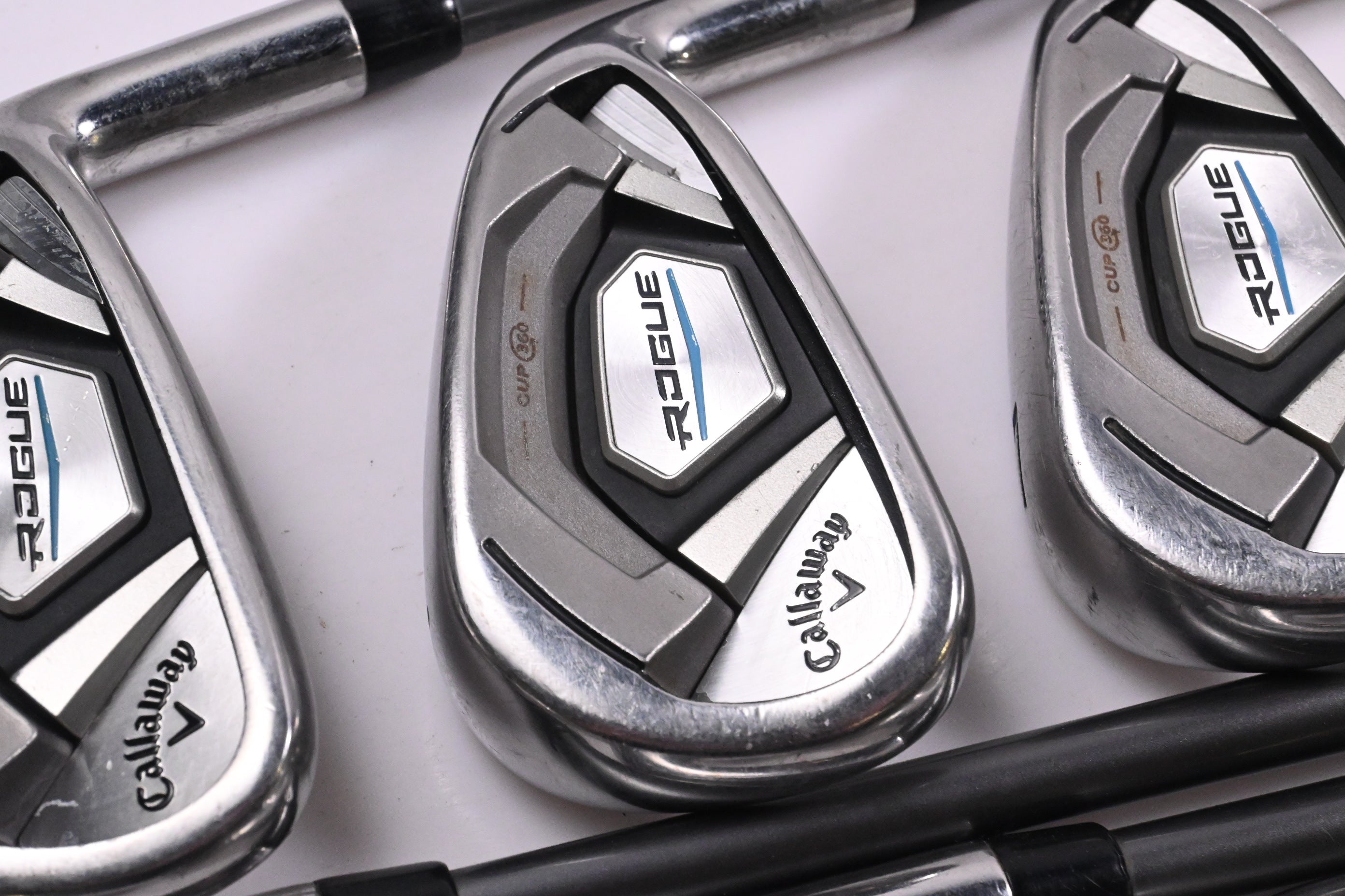 Callaway Rogue Irons / 5-PW+AW / Regular Flex Aldila Synergy 60 Shafts