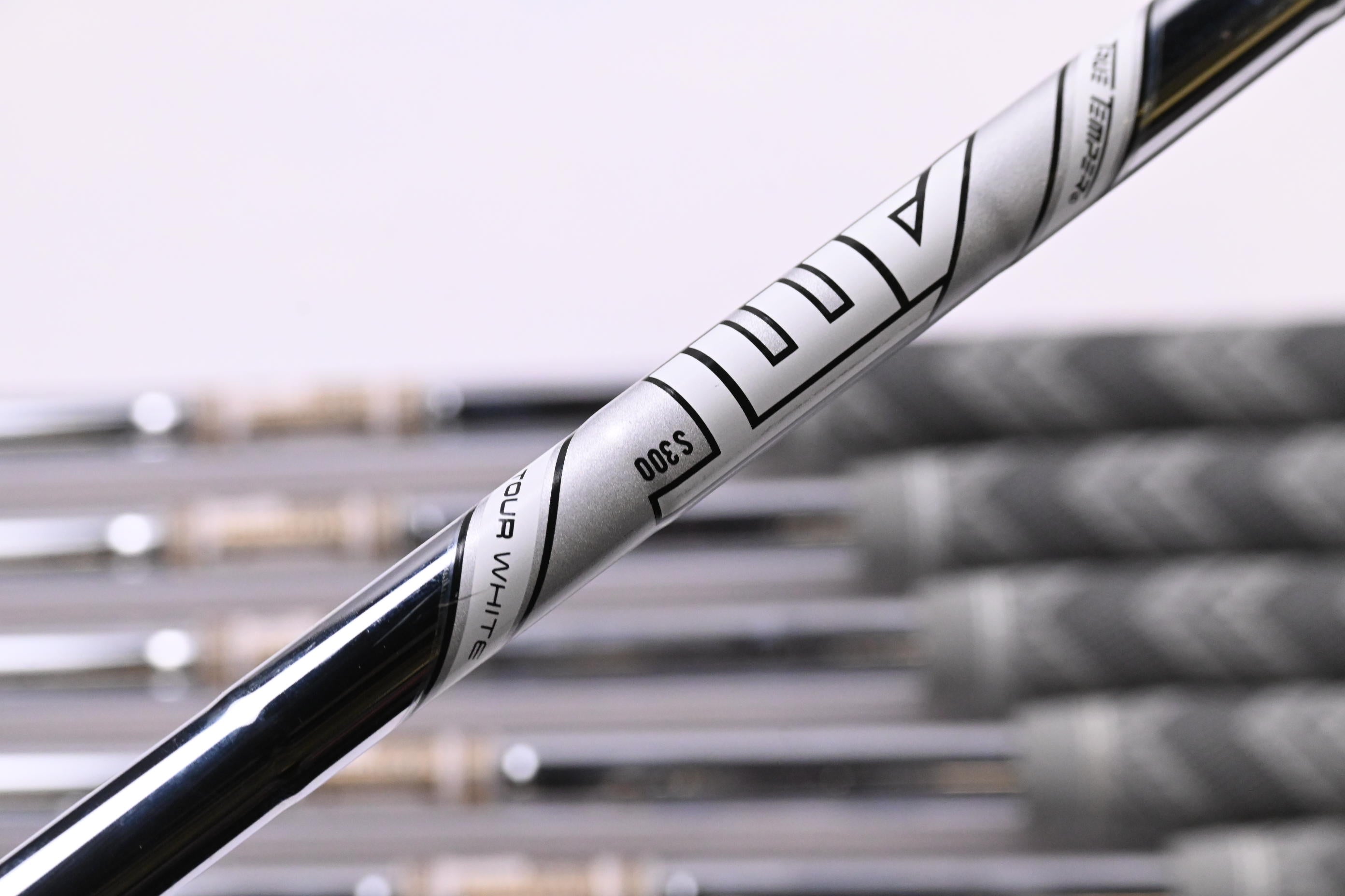 Titleist 716 AP2 Irons / 4-PW / Stiff Flex AMT Tour White S300 Shafts