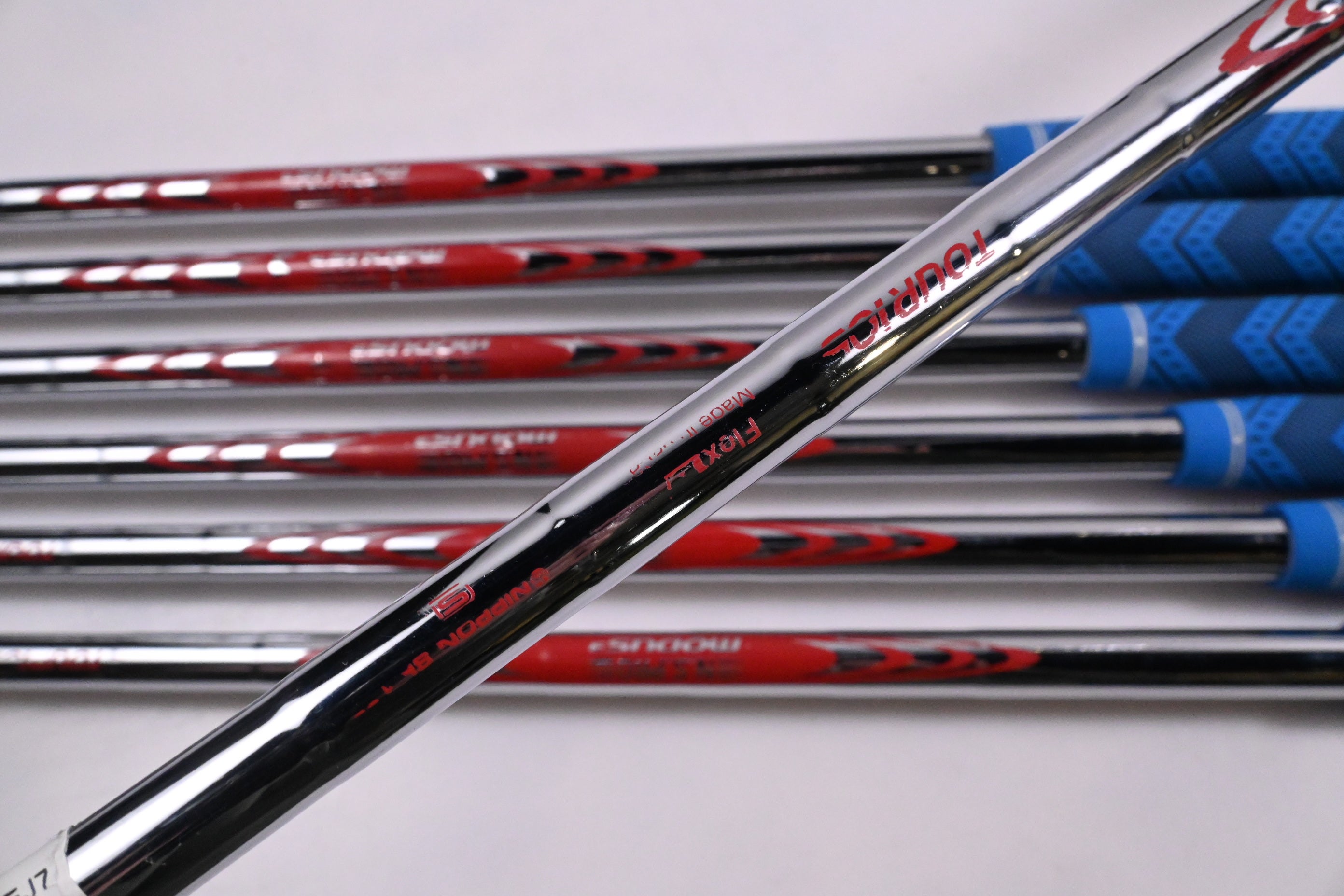 Callaway Apex Ai200 Irons / 4-PW / Stiff Flex NS Pro Modus 3 Tour 105 Shafts