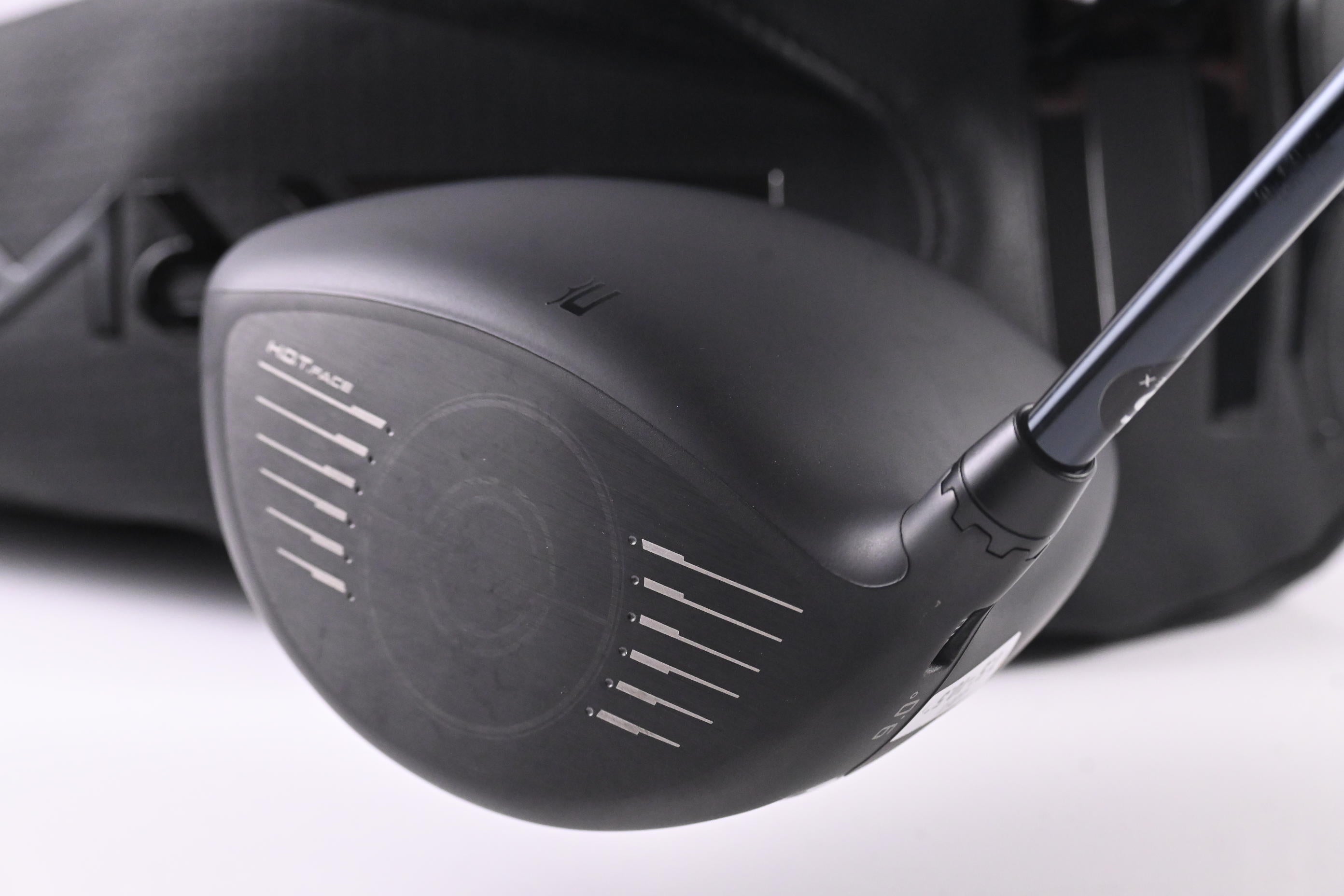 Cobra Darkspeed LS Driver / 9 Degree / Stiff Flex UST Mamiya LinQ Black 6 Shaft