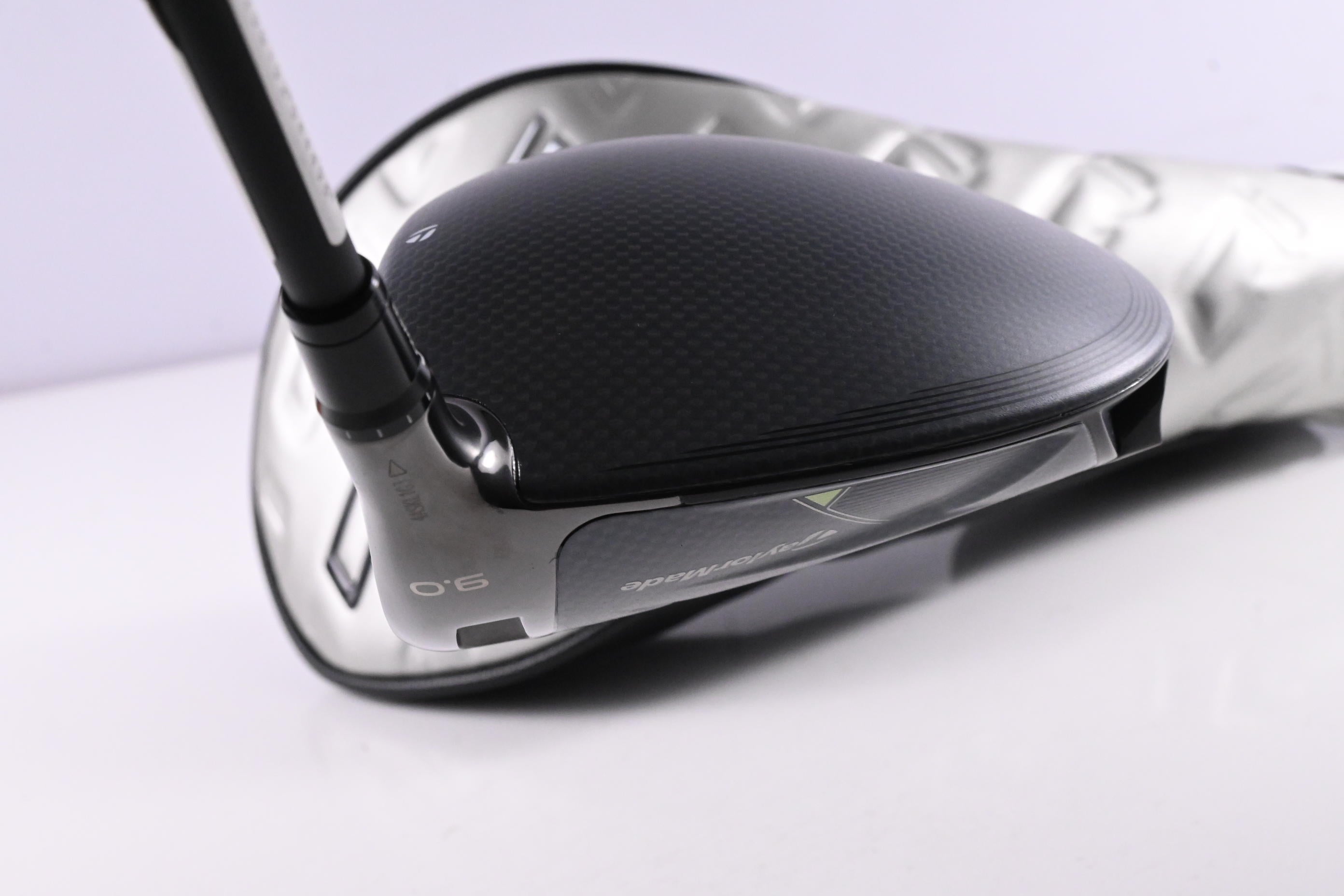 Taylormade Qi35 Driver / 9 Degree / Regular Flex Vanquish 4 Shaft