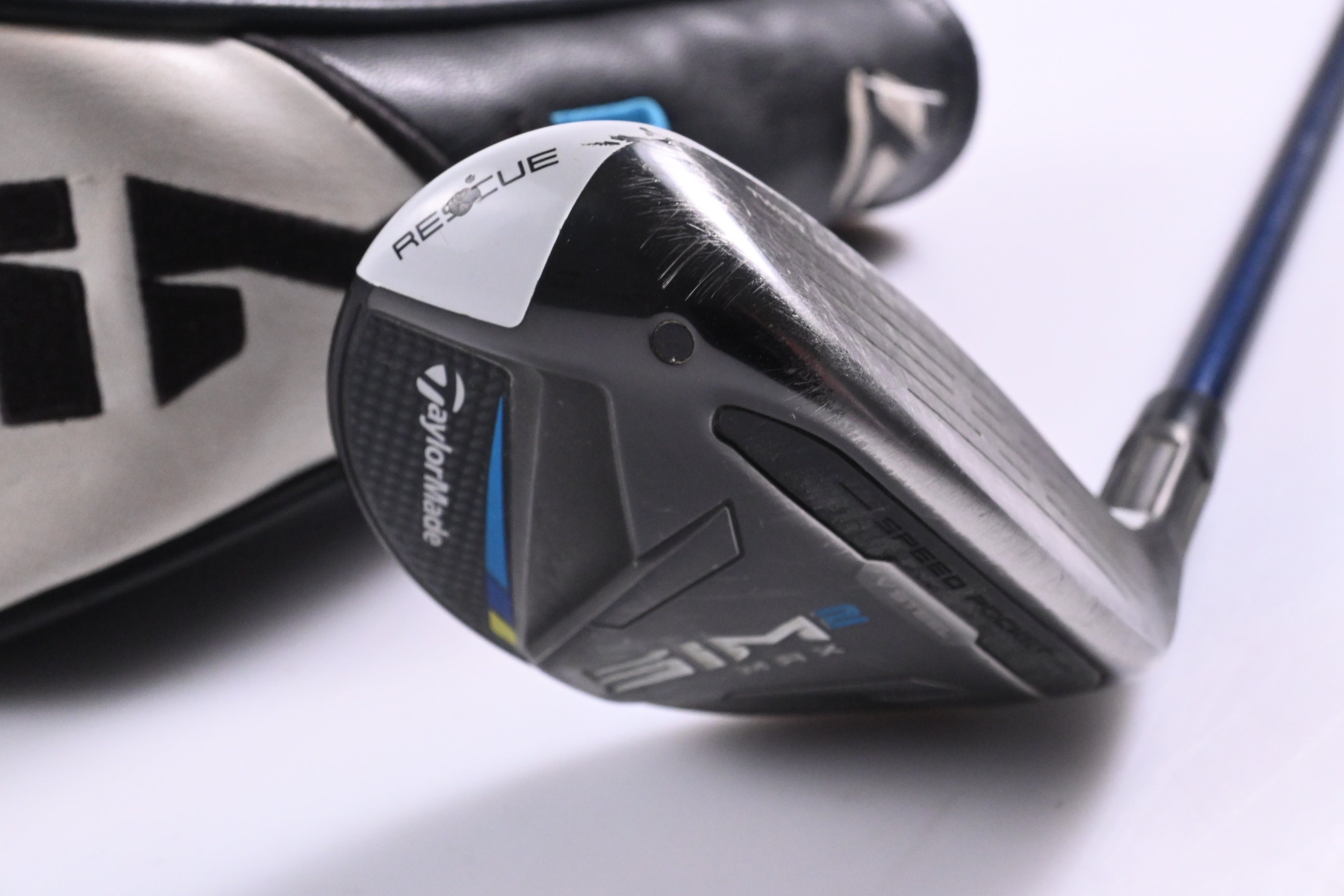 Taylormade SIM2 Max #4 Hybrid / 22 Degree / Stiff Flex Ventus Blue 7 Shaft