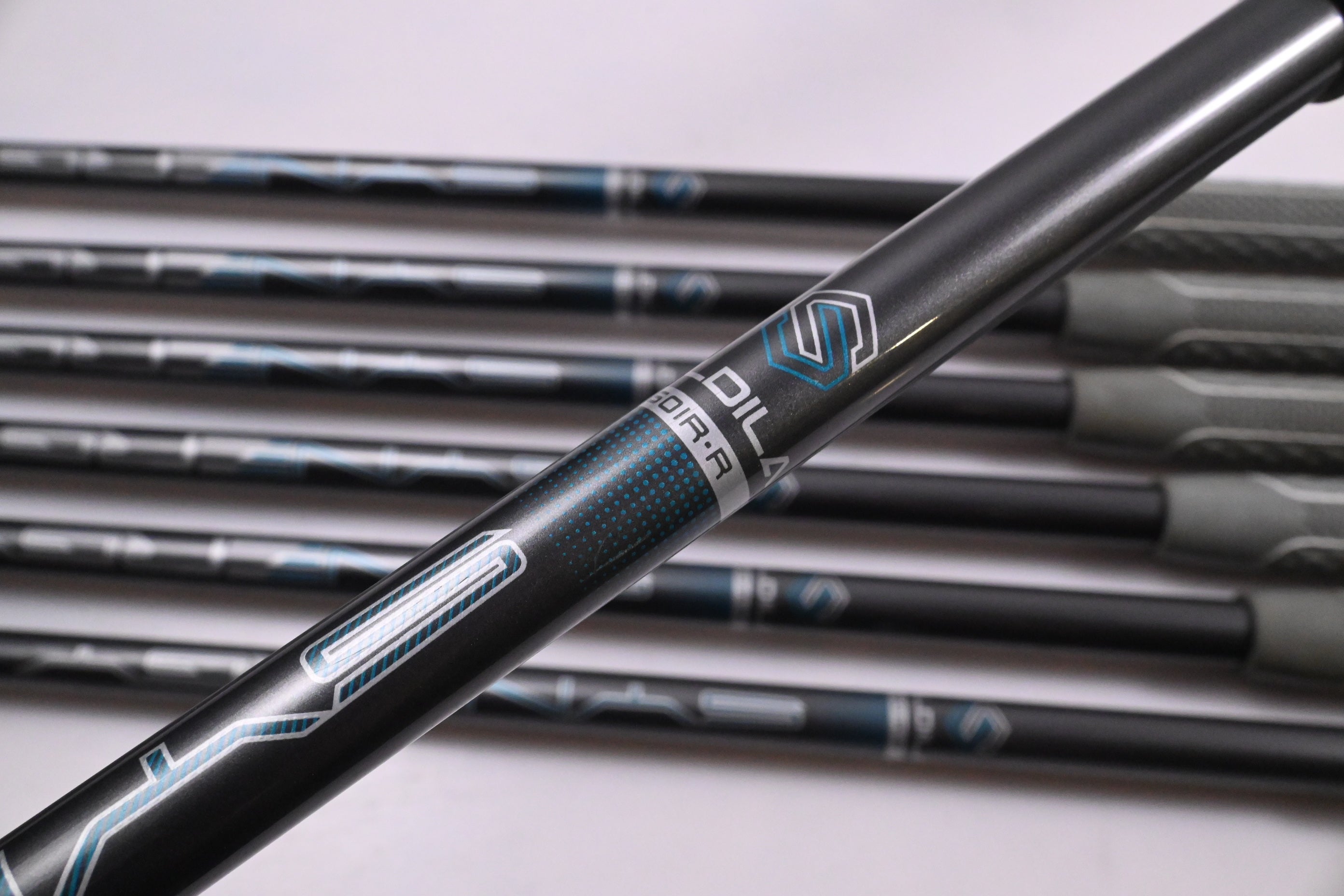 Callaway Rogue Irons / 5-PW+AW / Regular Flex Aldila Synergy 60 Shafts