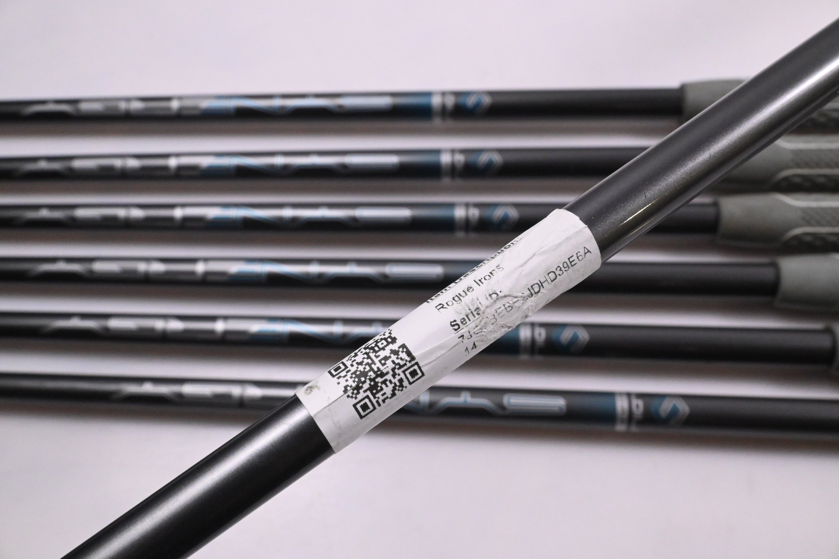 Callaway Rogue Irons / 5-PW+AW / Regular Flex Aldila Synergy 60 Shafts