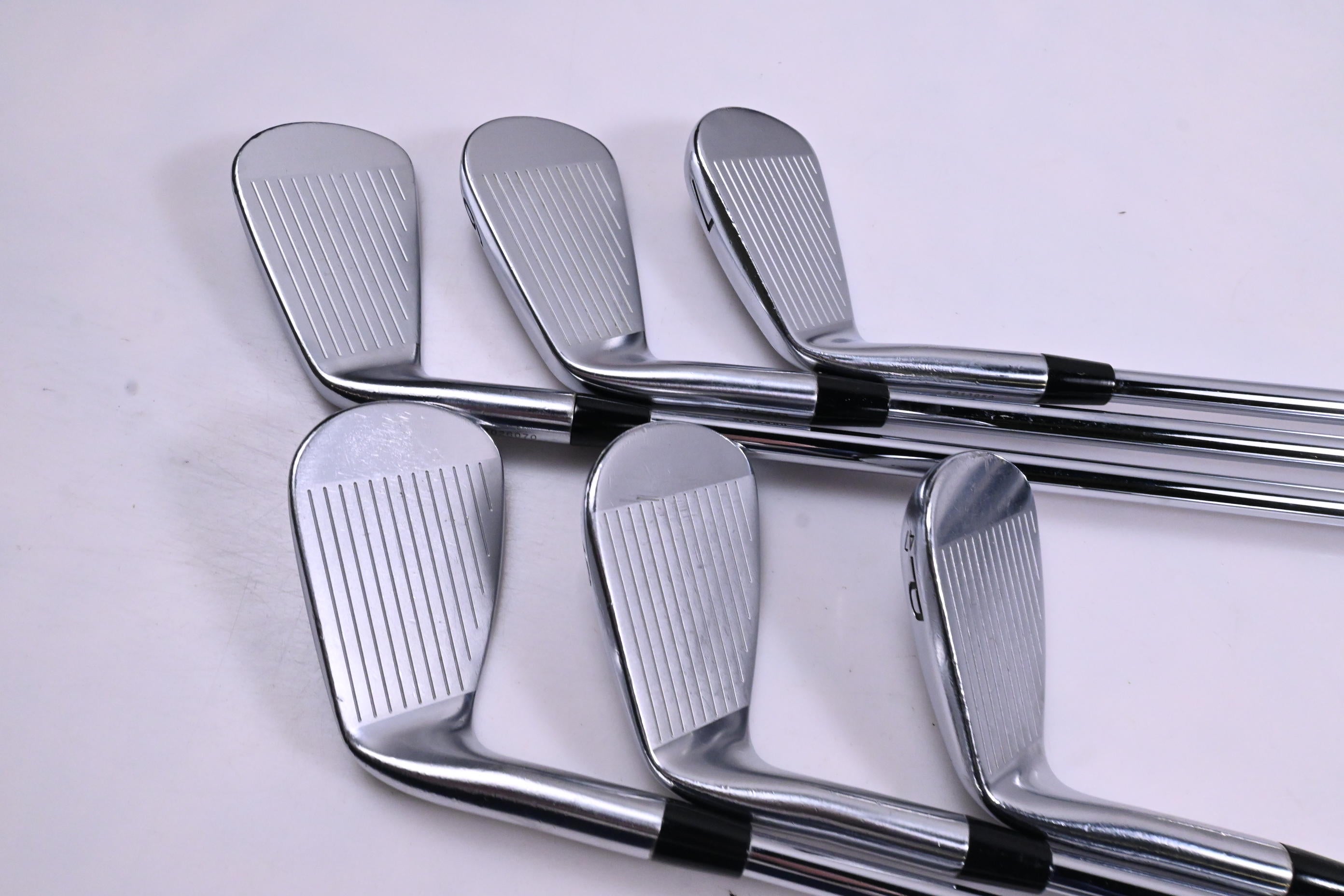 Titleist CB/MB 620 Irons / 5-PW / Stiff Flex AMT Tour White S300 Shafts