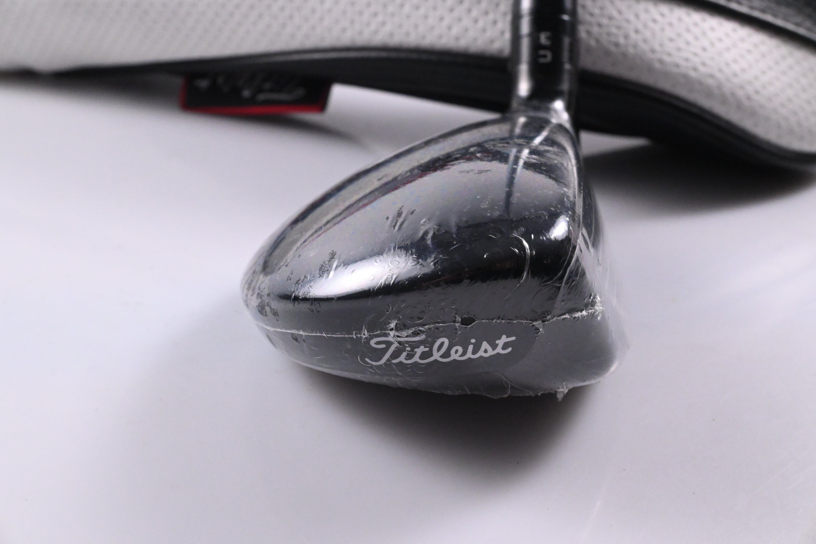 Titleist GT2 #4 Hybrid / 21 Degree / Regular Flex Fujikura Air Speeder 50 Shaft