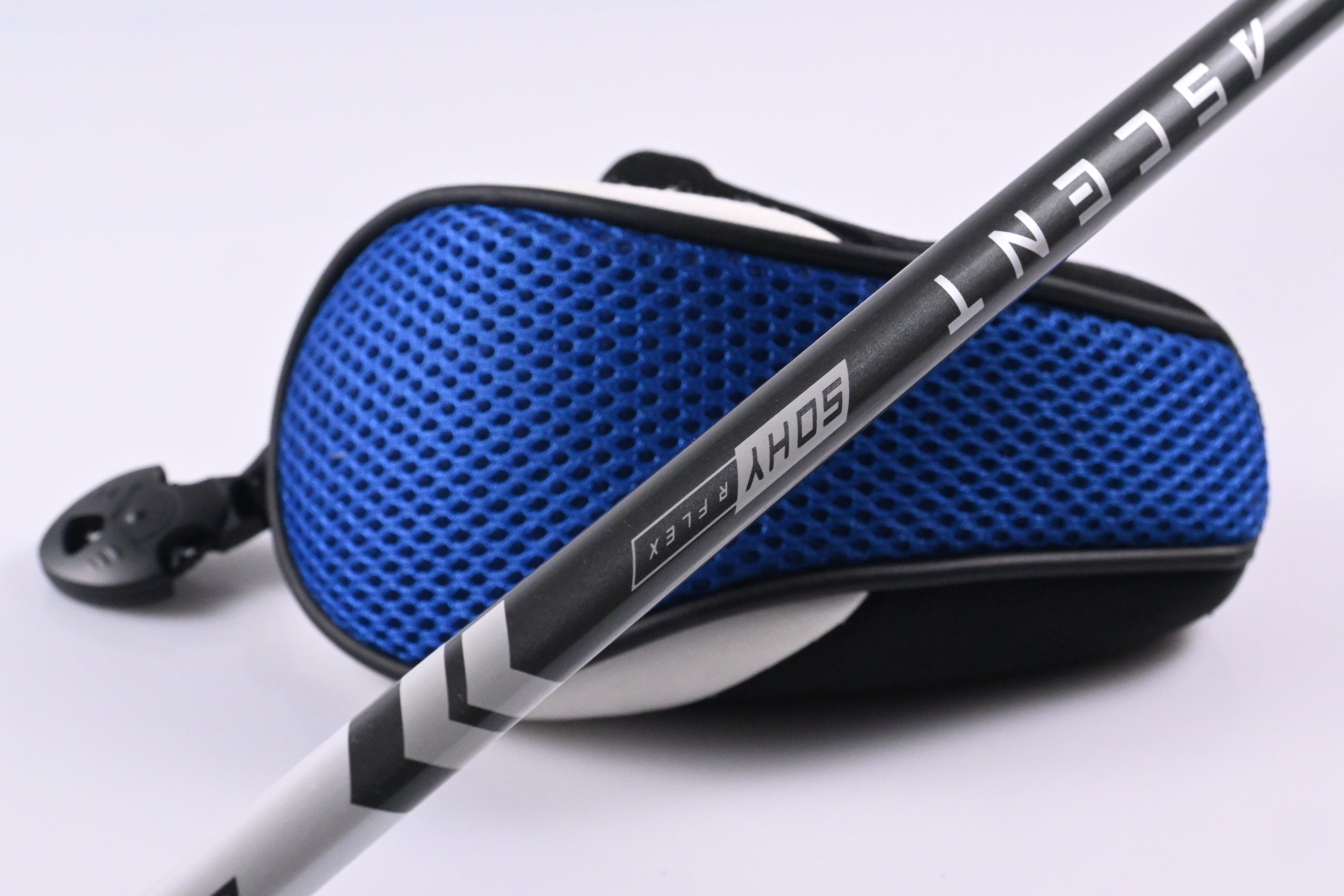 Mizuno ST-X 220 #6 Hybrid / 26 Degree / Regular Flex Aldila Ascent Ultralite 50